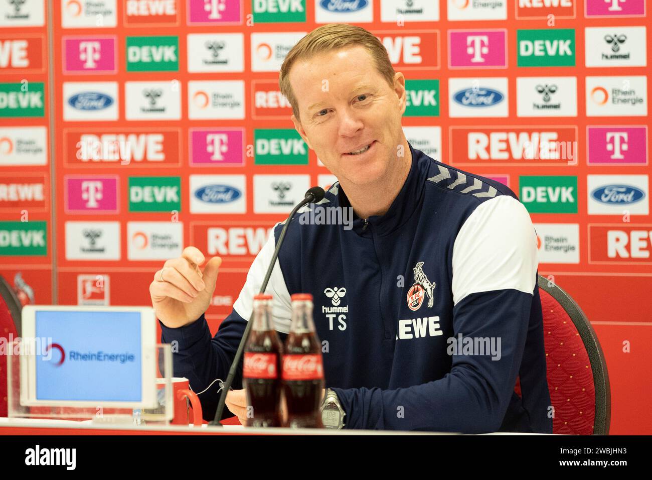 Köln, Deutschland. Januar 2024. Timo Schultz (1.FC K?ln, Cheftrainer) Pressekonferenz 1. FC K?ln; 11.01.2023 Credit: dpa/Alamy Live News Stockfoto