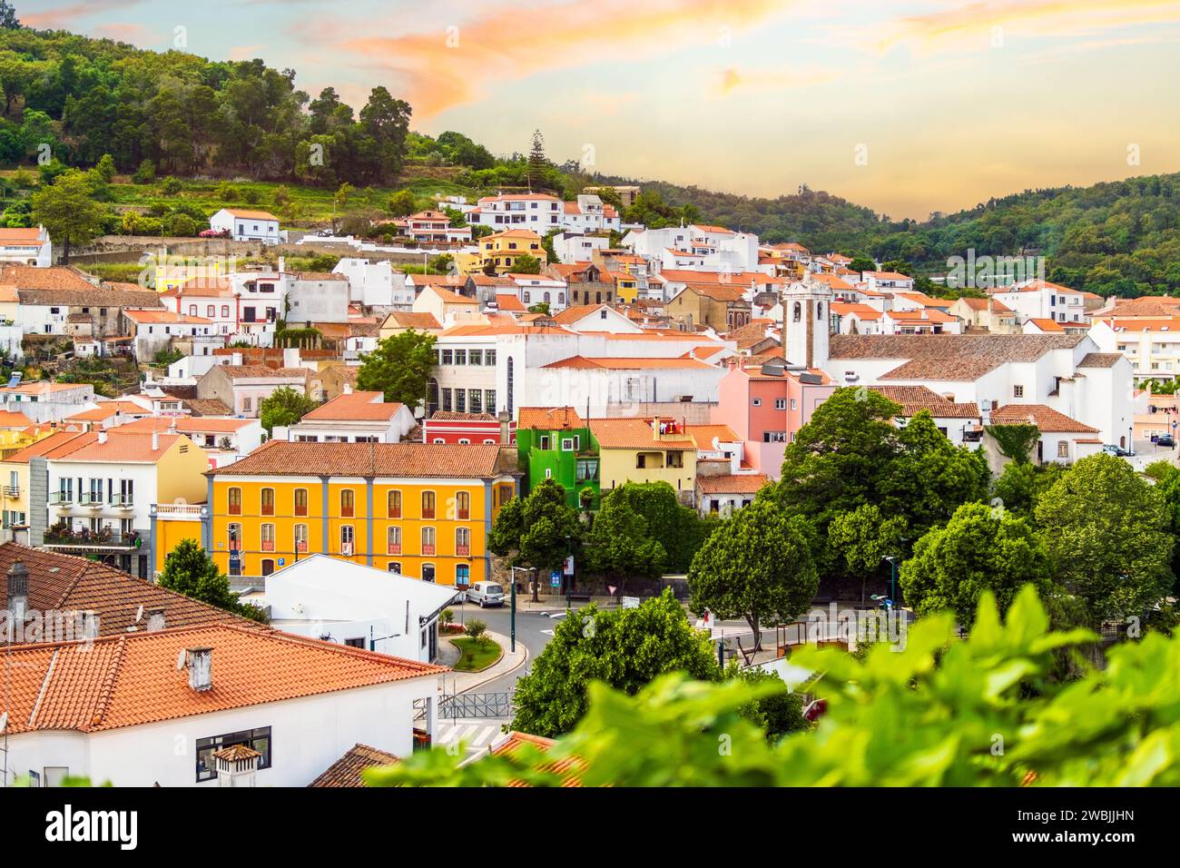 Wunderschöner Blick auf das bergige Monchique, die Algarve, Südportugal Stockfoto