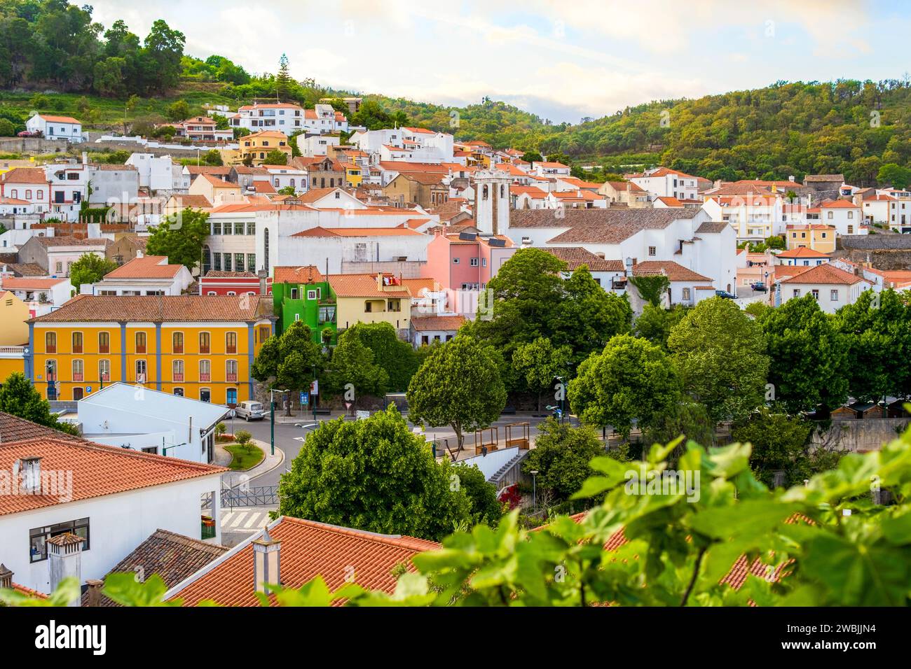 Wunderschöner Blick auf das bergige Monchique, die Algarve, Südportugal Stockfoto