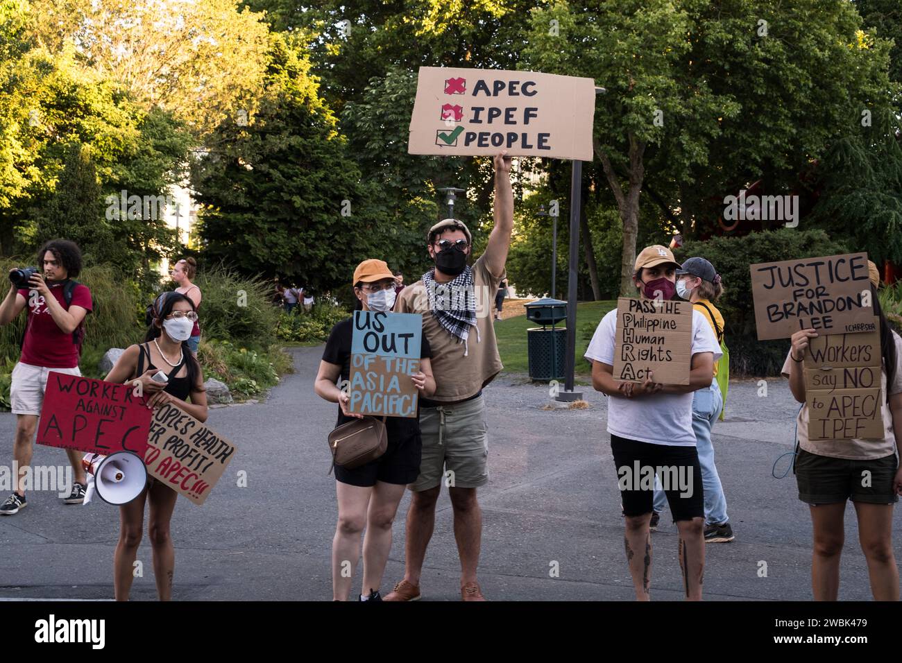 Seattle, USA. August 2023. Ein kleiner APEC-Protest im Seattle Center. Stockfoto