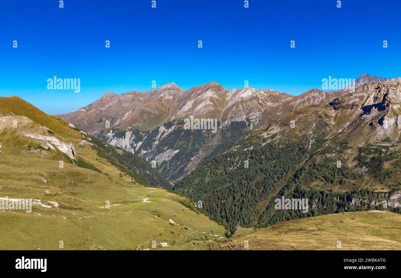 Blick auf die Goldberggruppe vom Hochtor, Seidlwinkeltal, Edweinschöderkopf, 2764 m, Edlenkopf, 2924 m, Schaflegerkopf, 2788 m, Ritterkopf, 3006 m, Großglockner Hochalpenstraße, Nationalpark Hohe Tauern, Salzburger Land, Kärnten, Österreich, Europa Stockfoto