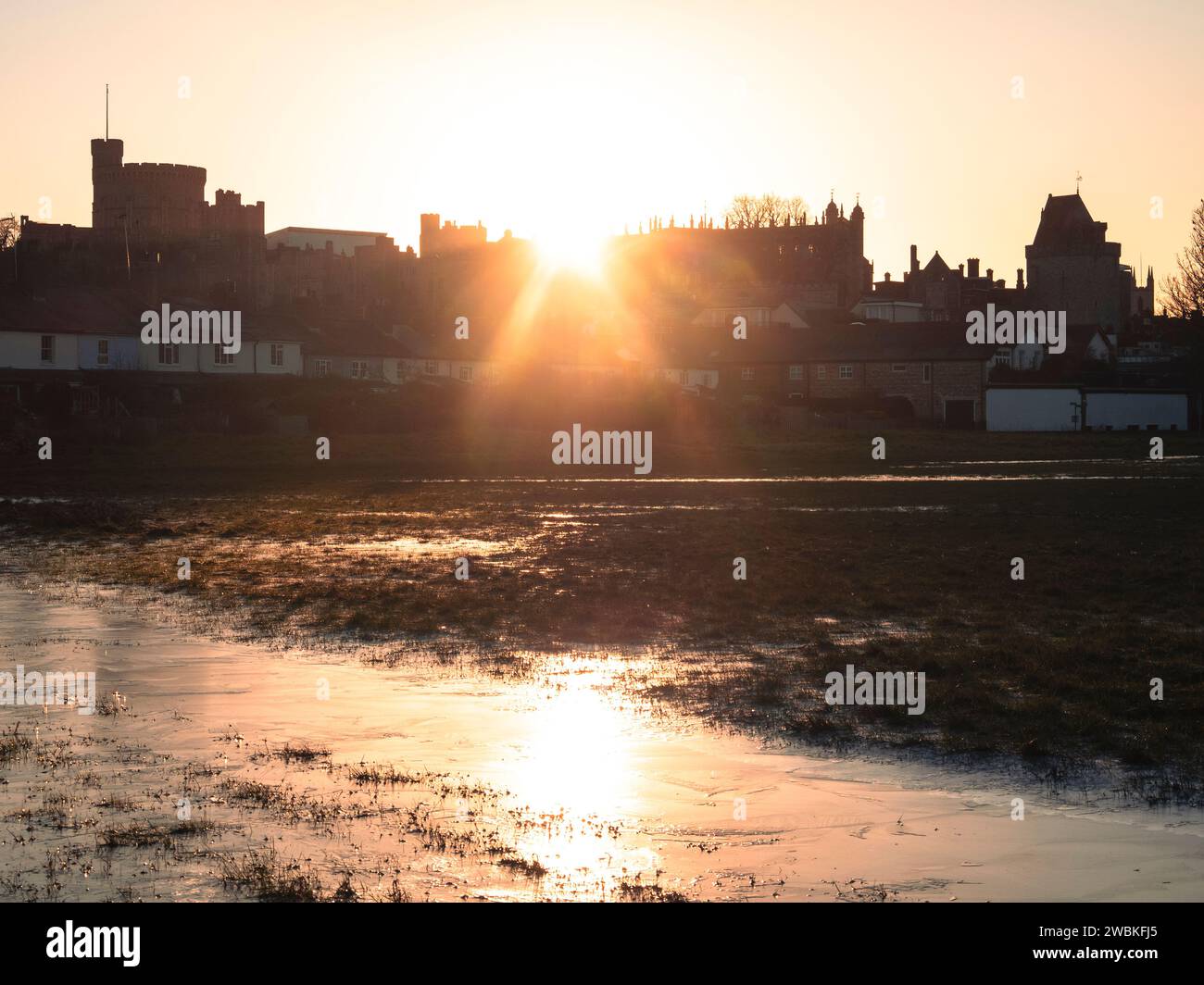 Sonnenlicht reflektiert der gefrorenen Brocas, Windsor Castle Sunrise, Berkshire, England, Vereinigtes Königreich, GB Stockfoto