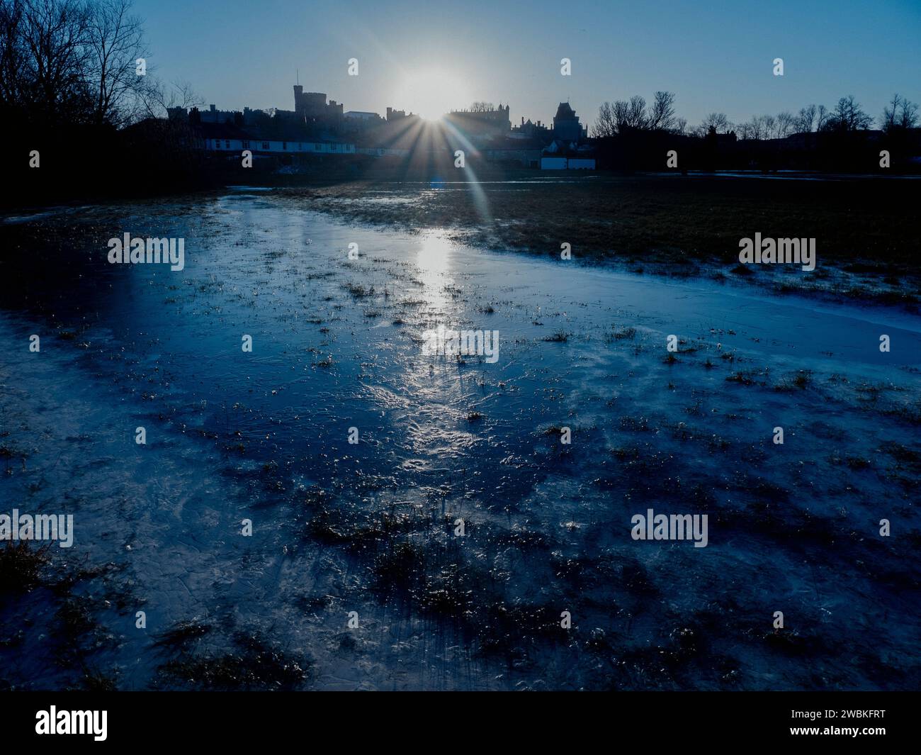 Sonnenlicht reflektiert der gefrorenen Brocas, Windsor Castle Sunrise, Berkshire, England, Vereinigtes Königreich, GB Stockfoto