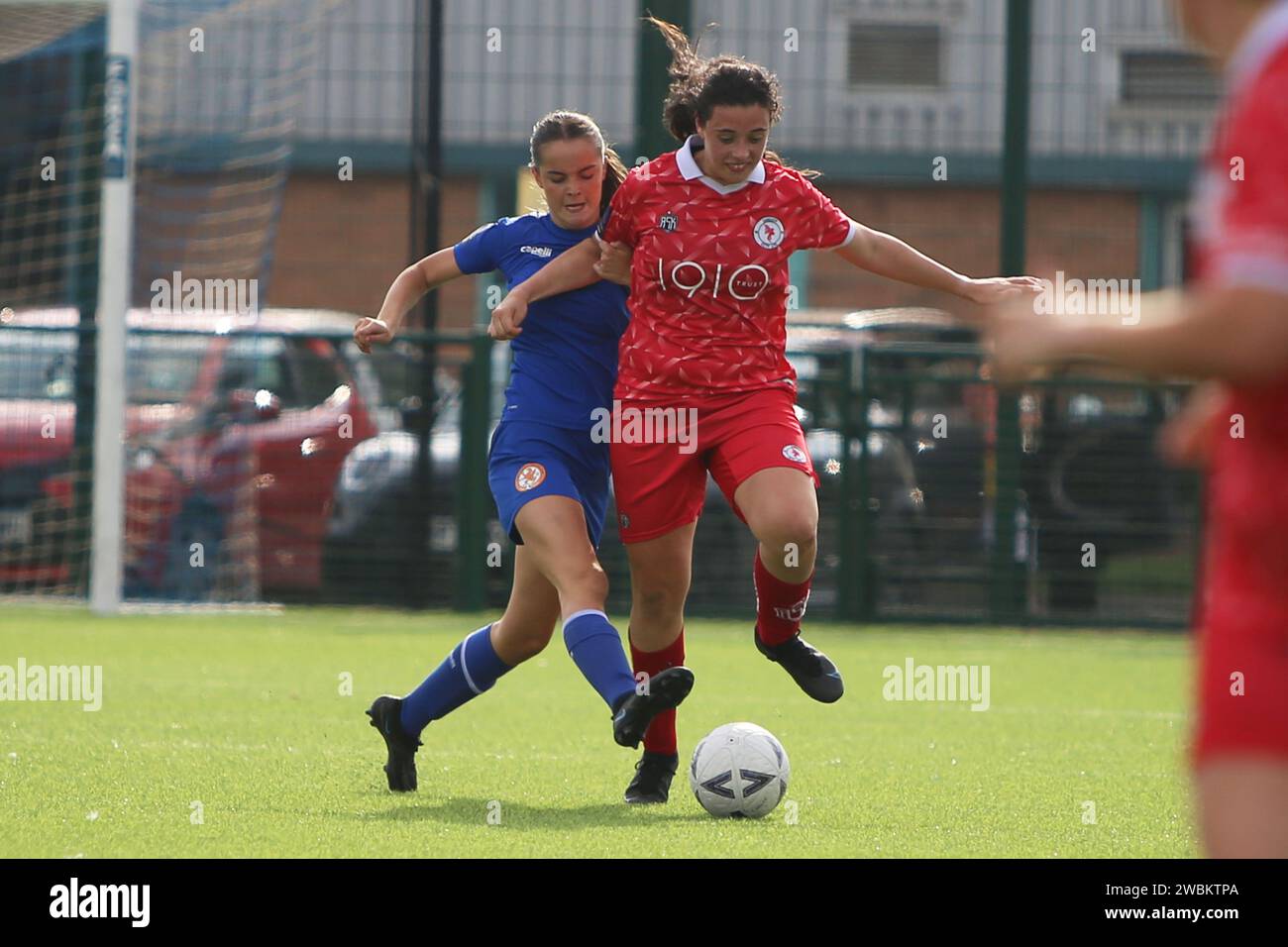 Ocean Park, Cardiff, South Wales, Vereinigtes Königreich. SEPTEMBER 2023. Cardiff City Ladies Verteidiger Thierry - Jo Gauvain bei einem FA National Southern Stockfoto