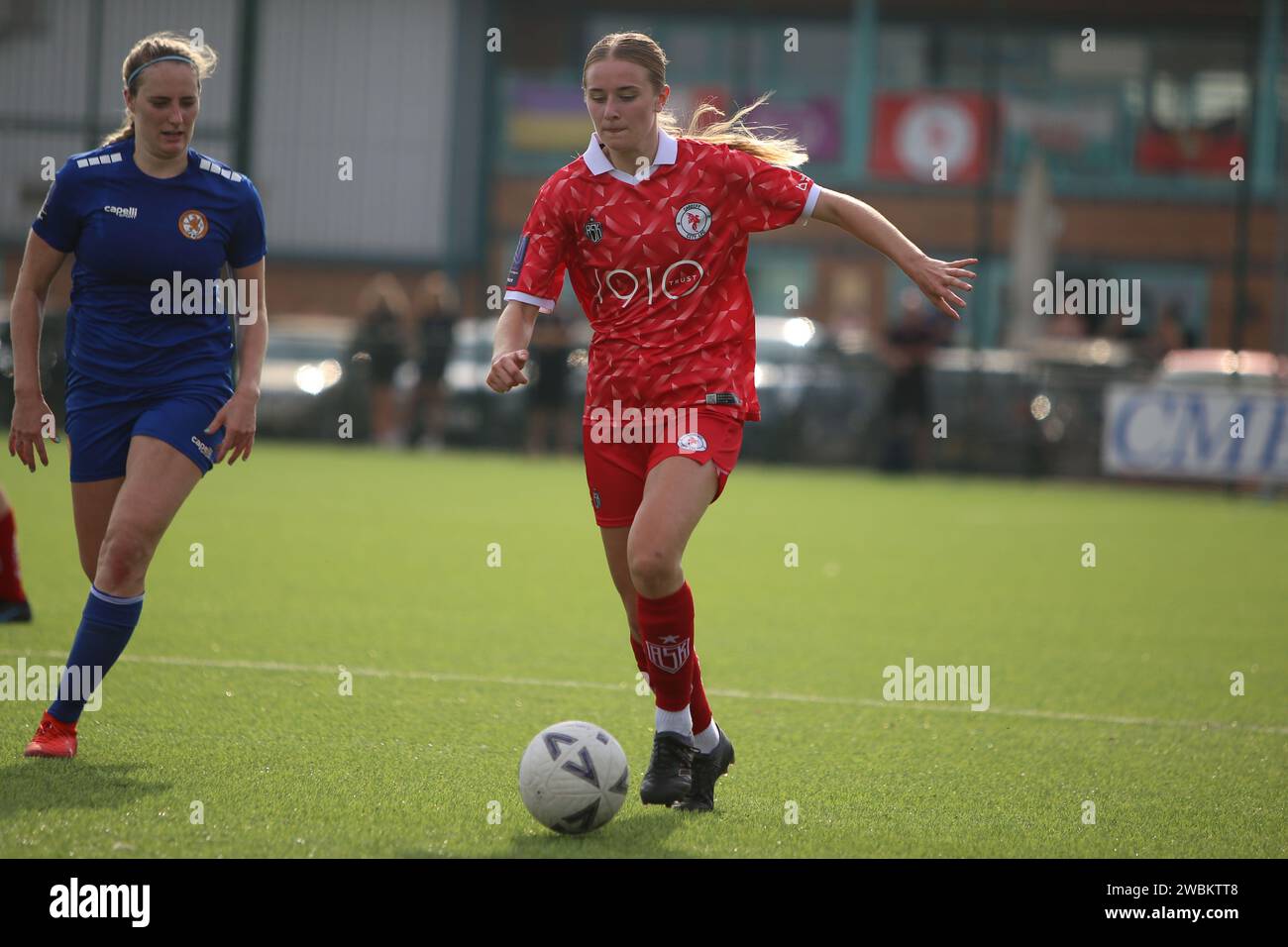 Ocean Park, Cardiff, South Wales, Vereinigtes Königreich. SEPTEMBER 2023. Cardiff City Ladies' Tia Asker während eines FA National Southern Premier Matches Asai Stockfoto