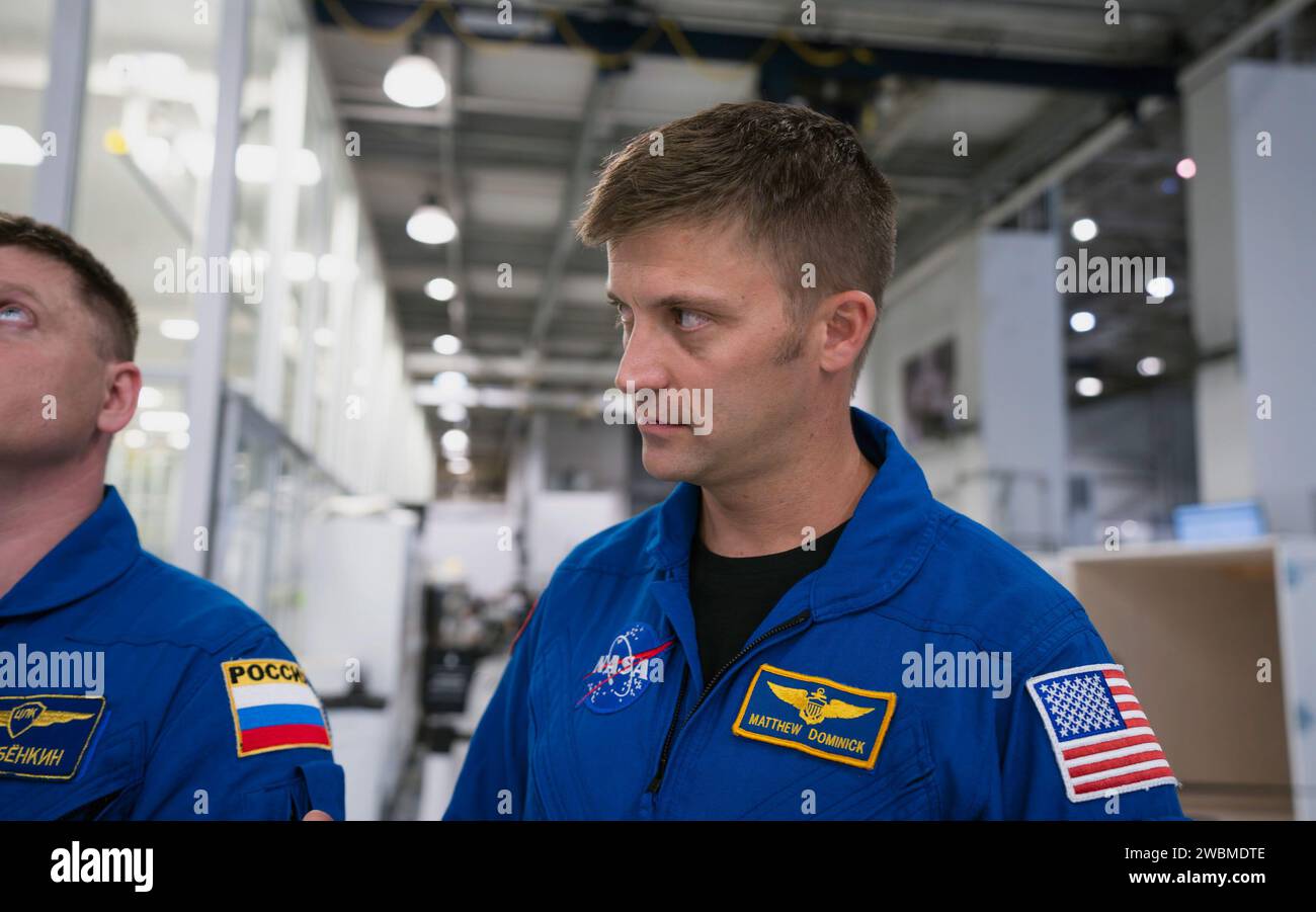 Jsc2023e066257 (15. Oktober 2023) --- NASA-Astronaut und SpaceX-Crew-8-Commander Matthew Dominick nimmt an der Vorbereitung der Mission im SpaceX-Hauptquartier in Hawthorne, Kalifornien Teil. Stockfoto