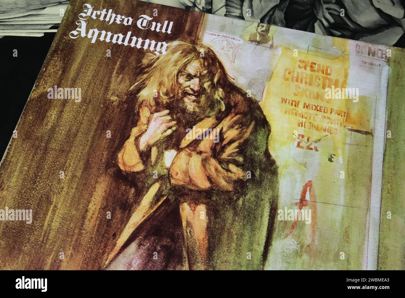 Viersen, Deutschland - 9. Mai. 2023: Closeup der Jethro Tull-Band-Vinyl-Album-Cover Aqualung von 1971 Stockfoto