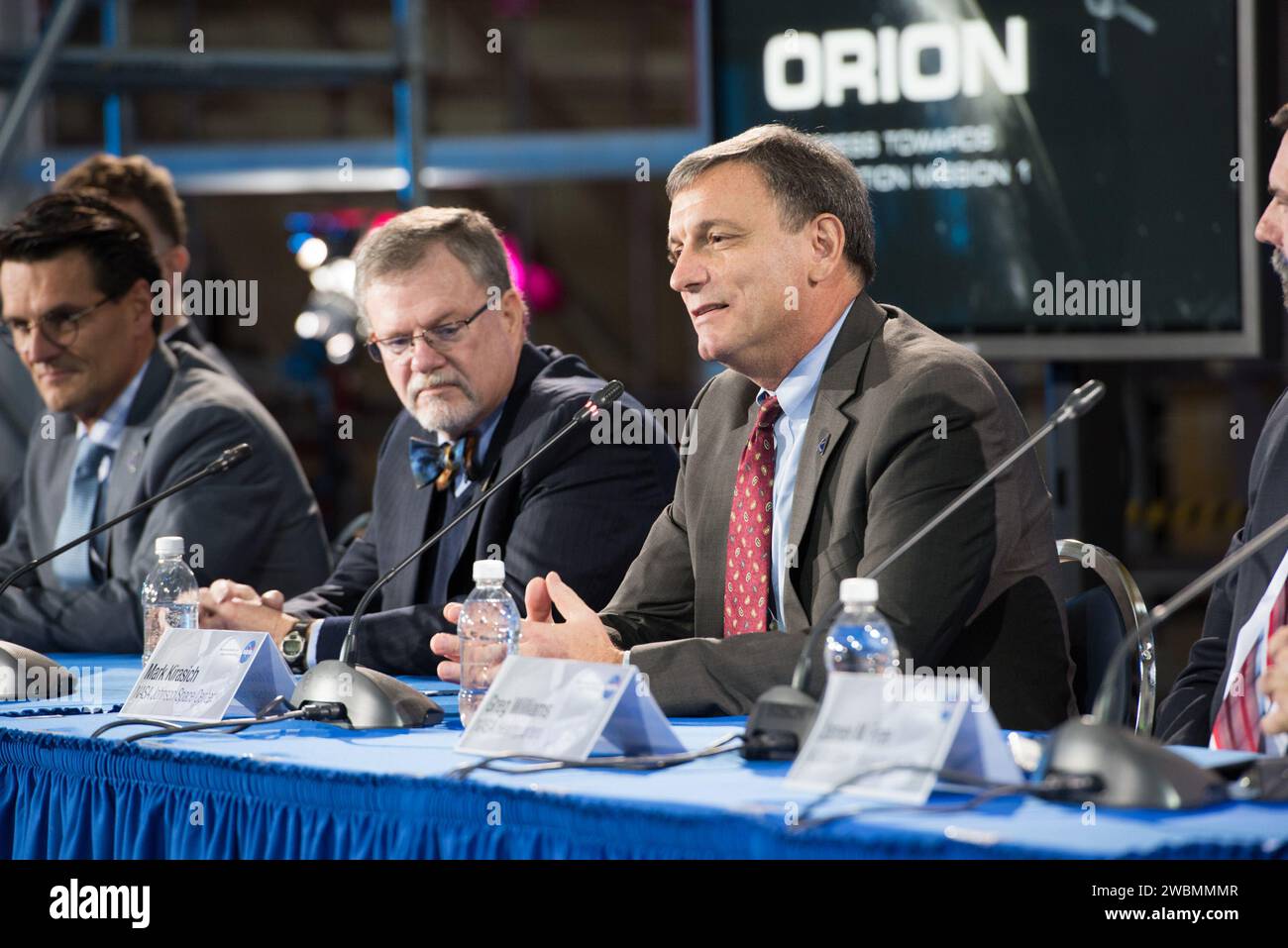 Der European Service Module Structural Test Artikel wurde am 30. November 2015 in der Space Power Facility, Glenn Research Center der NASA, Plum Brook Station, Sandusky, Ohio, während struktureller Tests für Komponenten von Raumfahrzeugen fotografiert. Stockfoto