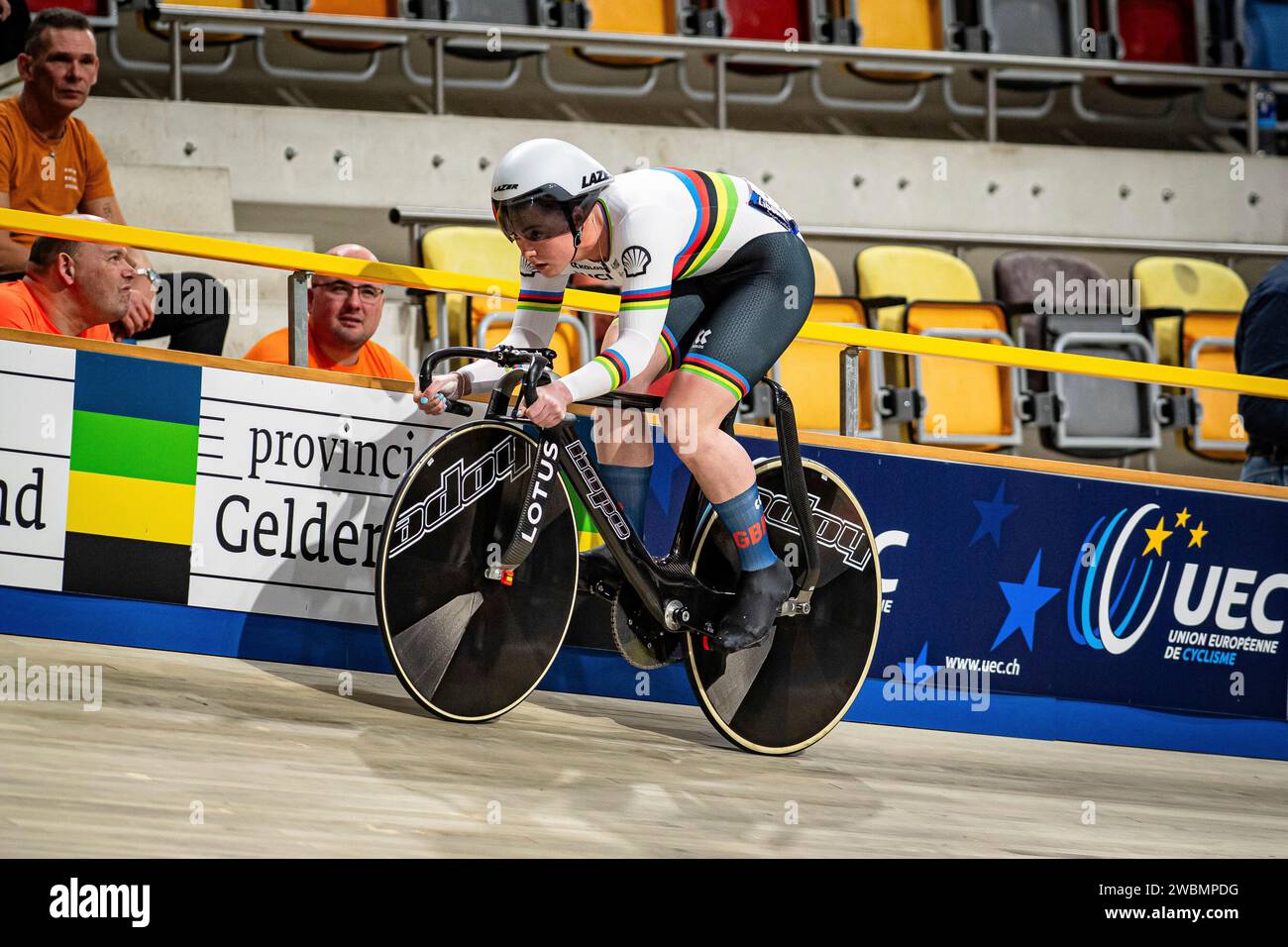 FINUCANE Emma ( GBR ) – Großbritannien – Querformat - quer - horizontal - Landschaft - Veranstaltung/Veranstaltung: UEC Track Cycling Europameisterschaft 2024 - Apeldoorn - Kategorie/Kategorie: Radfahren - Track Cycling – Europameisterschaften - Ort/Ort: Europa – Niederlande – Apeldoorn – Omnisport – Disziplin: Sprint - Elite Damen - Entfernung: 200 m - Datum: 11.01.2024 – Donnerstag – Tag 2 - Fotograf: © Arne Mill - frontalvision.com Stockfoto