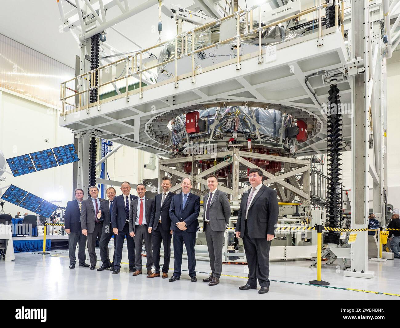 Am 16. November 2018 traf das European Service Module im Neil Armstrong Operations and Checkout Building des Kennedy Space Centers ein, um Raumfahrzeugsysteme der NASA für Tiefenraummissionen zu unterstützen. Stockfoto