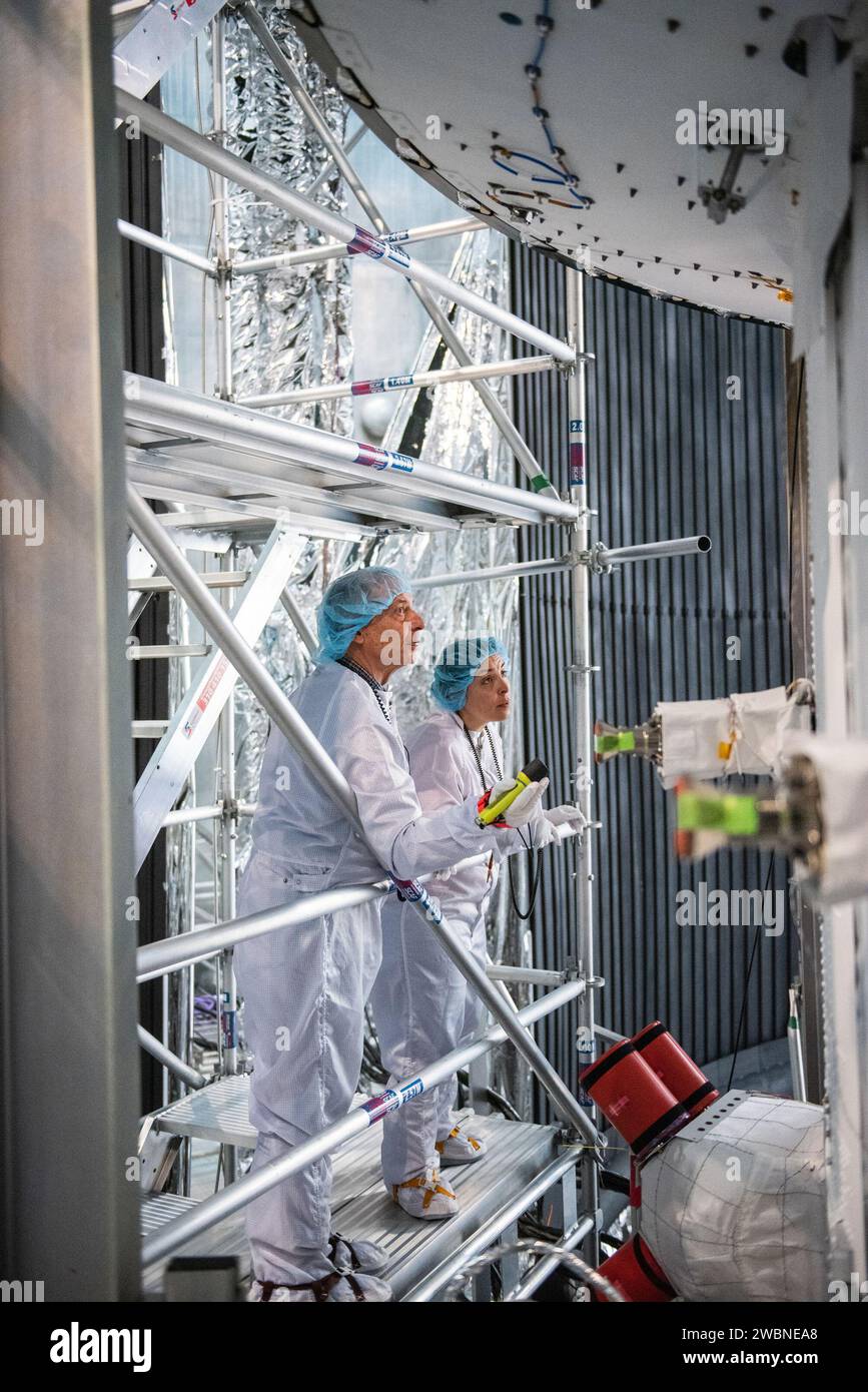 Das NASA Glenn Research Center testete das Orion-Raumschiff in Ohio am 11. März 2020 in der weltweit größten Vakuumkammer für Raumsimulationen in der Neil A. Armstrong Test Facility für die Vorbereitung der Artemis-Mission. Stockfoto