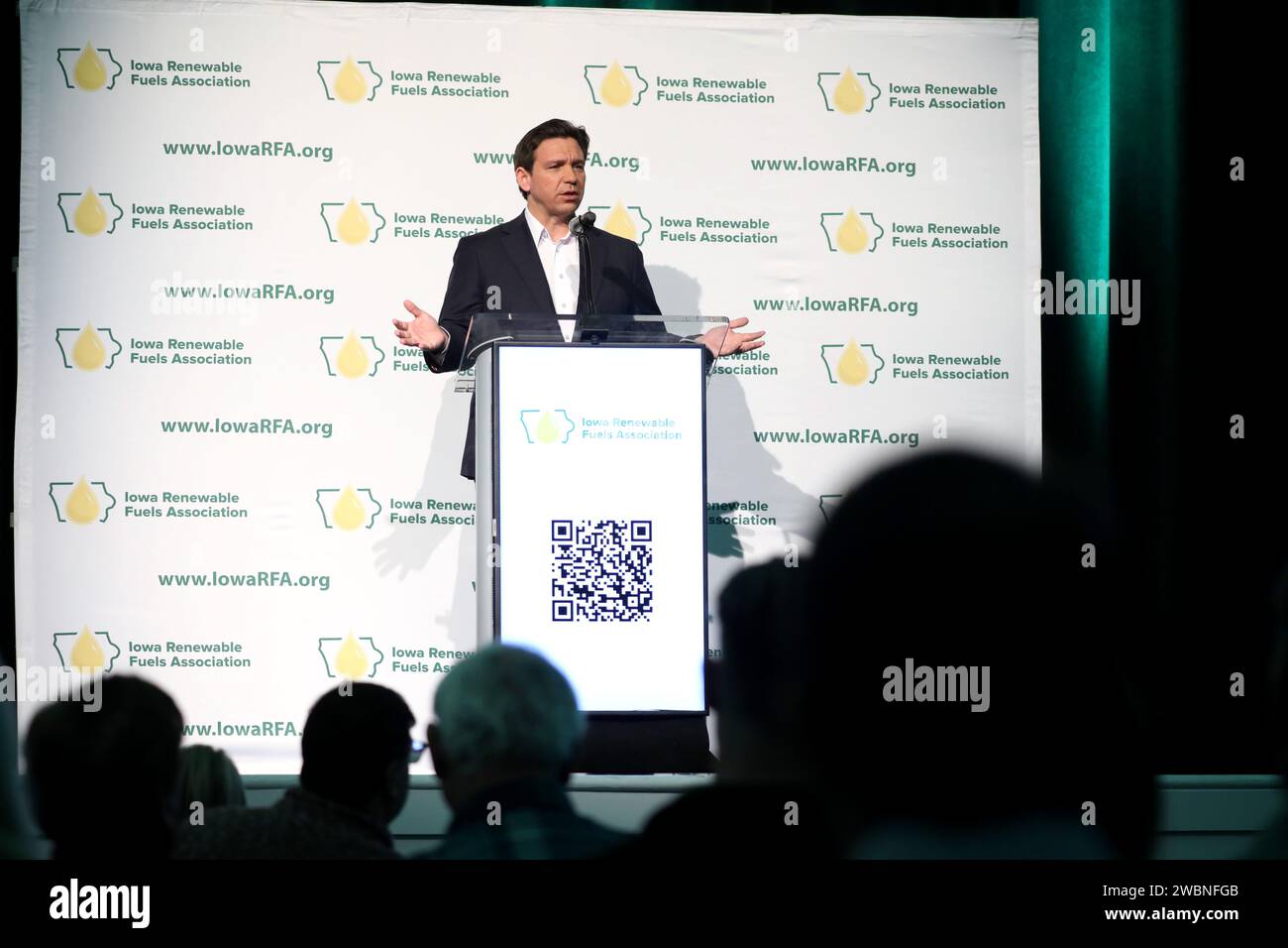 Altoona, Iowa, USA. Januar 2024. Der Gouverneur von Florida, RON DESANTIS, spricht 2024 auf dem Iowa Renewable Fuels Summit im Prairie Meadows Conference Center in Altoona, Iowa. (Kreditbild: © Gage Skidmore/ZUMA Press Wire) NUR REDAKTIONELLE VERWENDUNG! Nicht für kommerzielle ZWECKE! Stockfoto