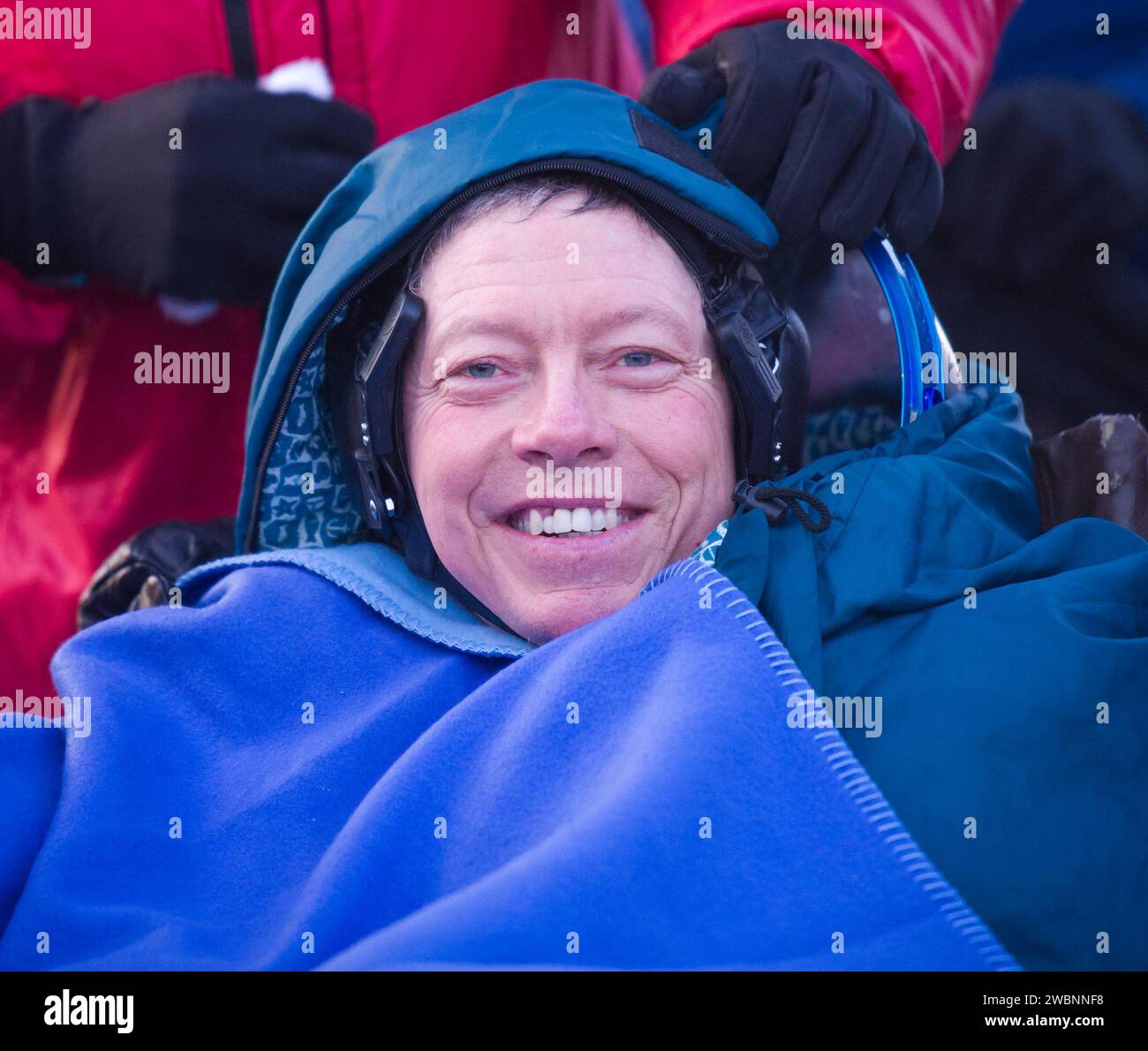 Der Kommandant der Expedition 29 Mike Fossum, die Flugingenieure Sergei Volkov und Satoshi Furukawa landeten am 22. November 2011 in Sojus TMA-02M in der Nähe von Arkalyk, Kasachstan. Stockfoto