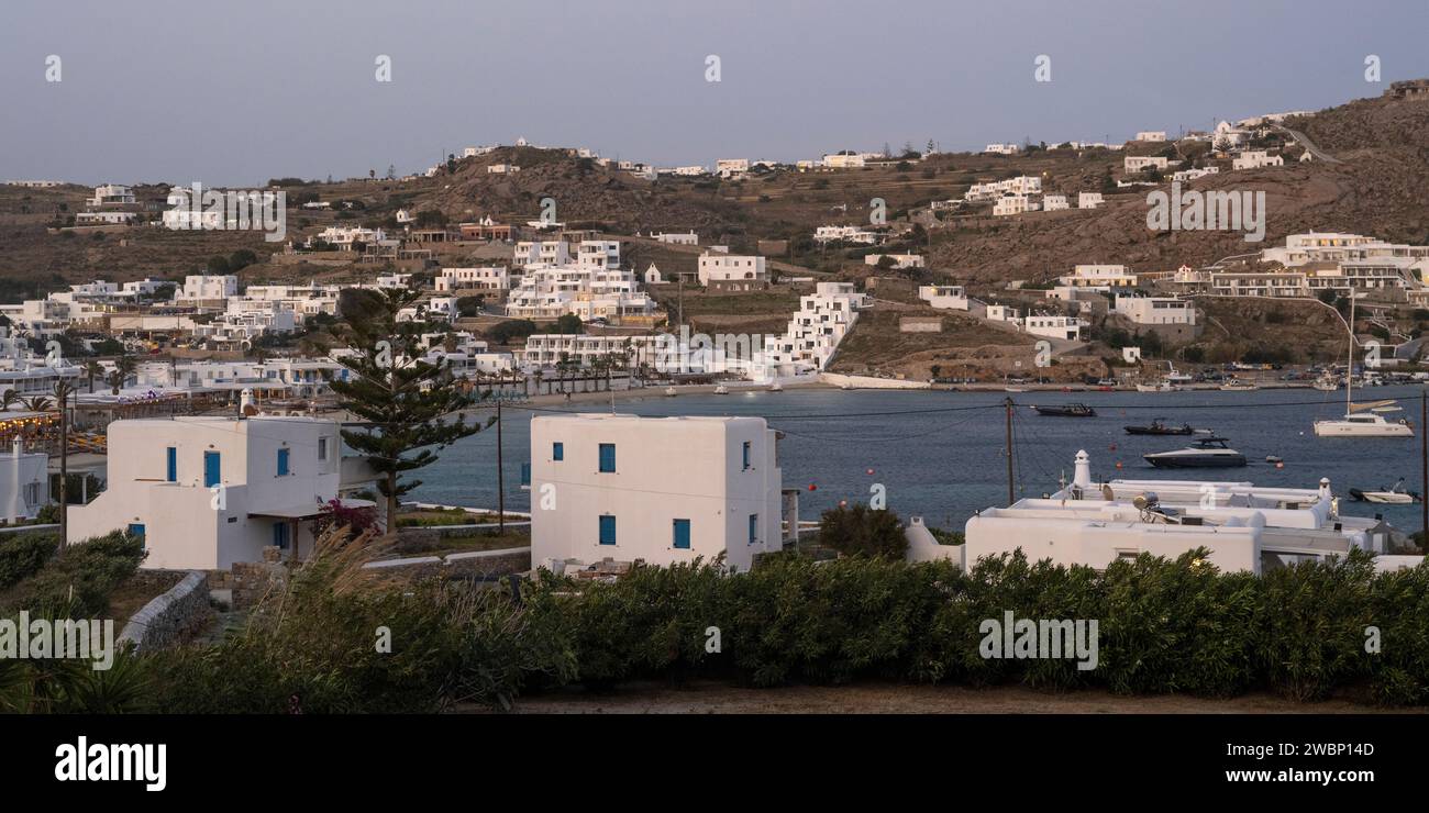 Blick auf die Küste, OMOS, Mykonos Griechenland Stockfoto