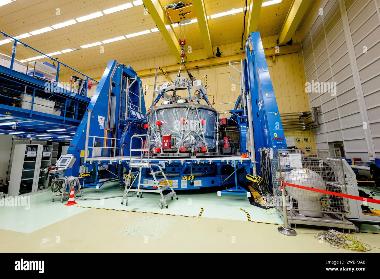 Airbus Space in Bremen bereitete am 29. Januar 2020 das European Service Module-2 für den Transport zum Kennedy Space Center vor. ESM-2 wird Orion auf Artemis II, seinem ersten bemannten Flug, mit Strom versorgen. Stockfoto
