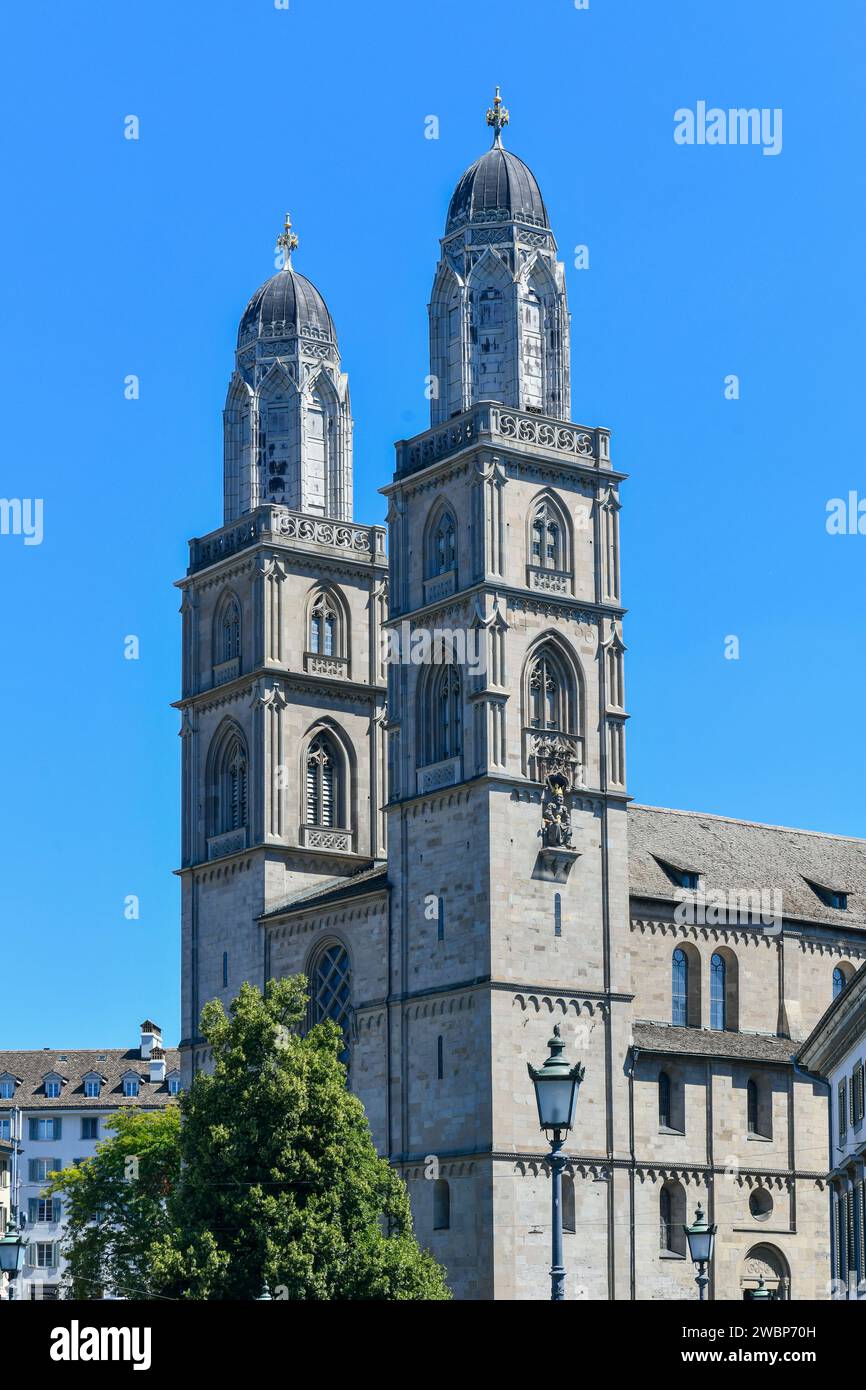 Türme des Großmunsters in Bern, Schweiz. Stockfoto