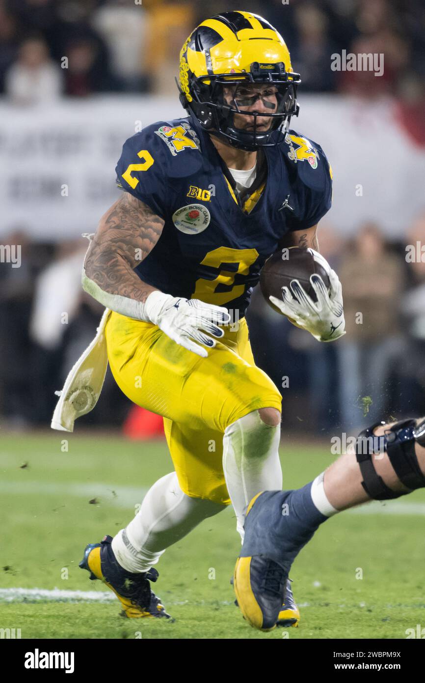 Michigan Wolverines Running Back Blake Corum (2) läuft im Halbfinale der Rose Bowl College-Playoffs 2024 erneut in die Endzone Stockfoto