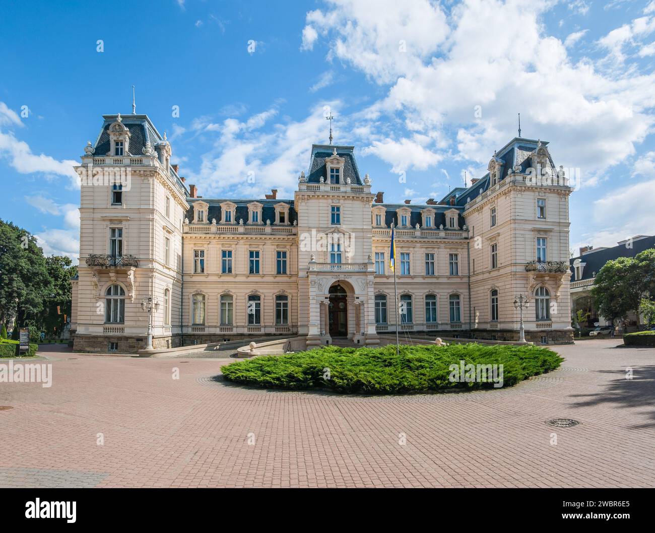 Potocki Palace. Üppiger Palast im französischen Stil des 19. Jahrhunderts mit Stilmöbeln und einem Museum für europäische Kunst. Stockfoto