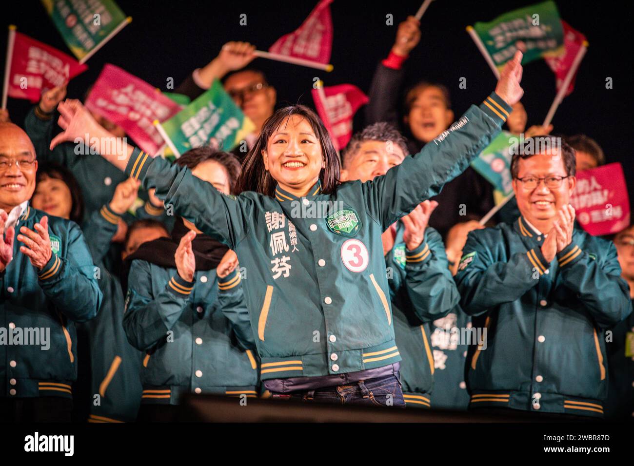 Taipeh, Taiwan. Januar 2024. Der Kandidat des Legislativrats Yuan, Hsieh Pei-fen, nimmt an der Kundgebung am Ketagalan Blvd Teil. In den letzten zwei Tagen bis zur Präsidentschaftswahl in Taiwan 2024 hielt die Demokratische Progressive Party (DPP) eine massive Kundgebung ab. Quelle: SOPA Images Limited/Alamy Live News Stockfoto