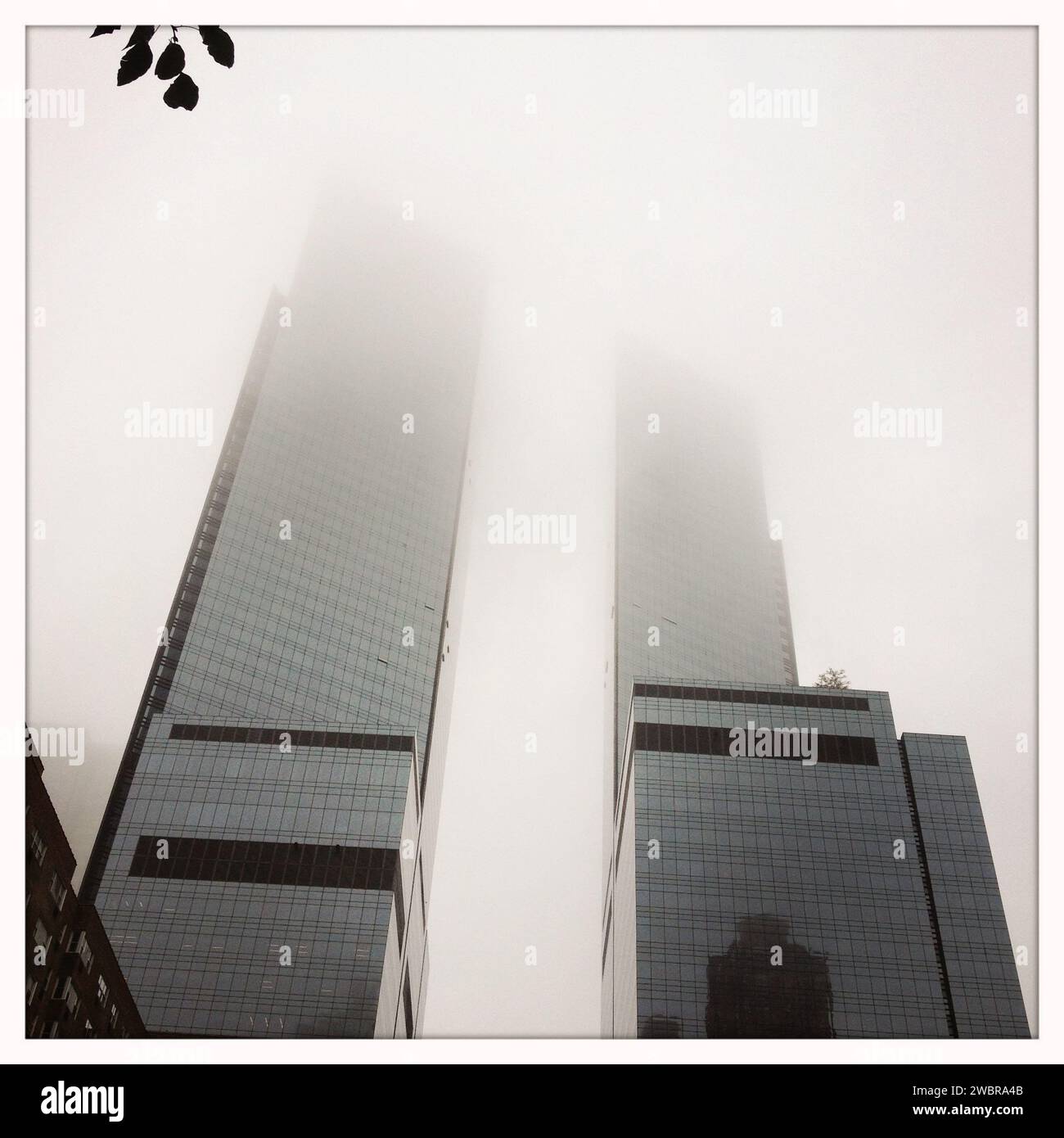 Time Warner Center NYC in Fog Stockfoto