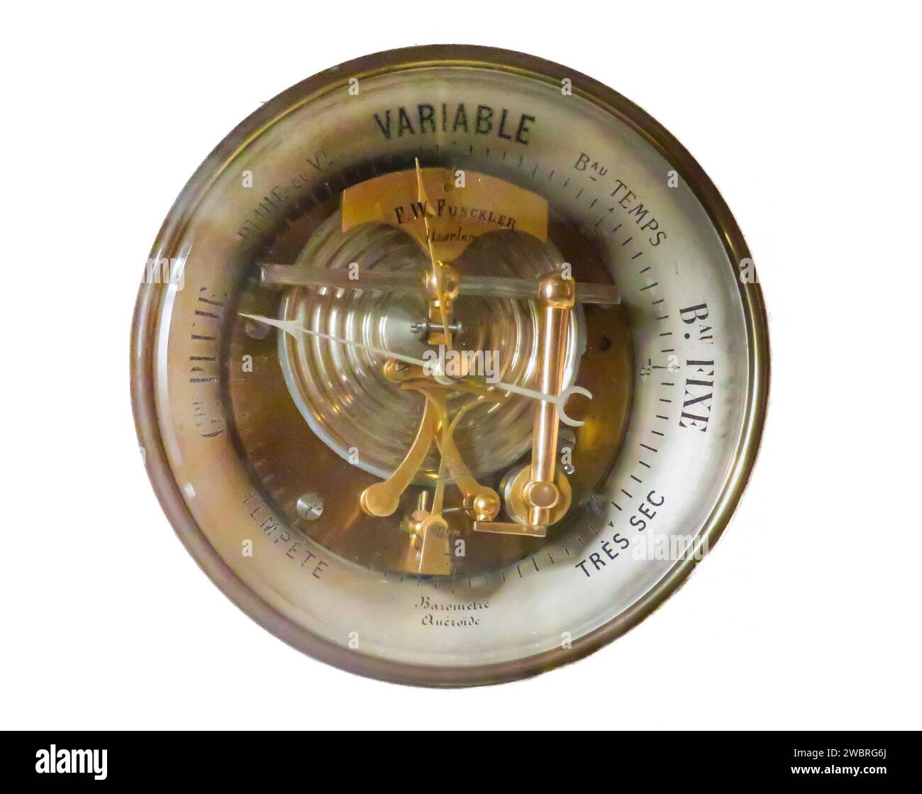 Niederlande, Haarlem - ein Metallbarometer oder aneroidbarometer von L. Vidie im Teylers Museum. Stockfoto