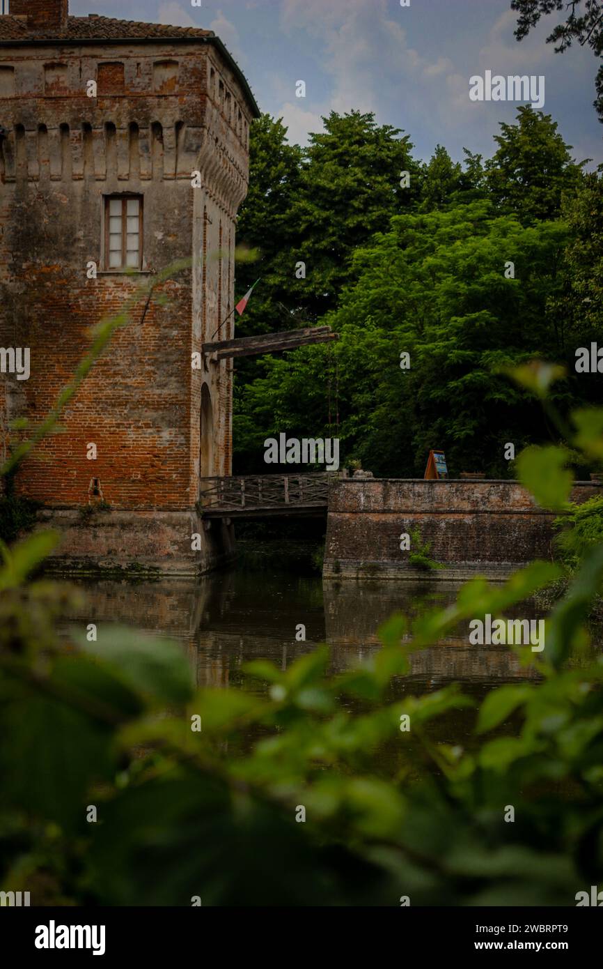 Castello Di Padernello - Alte italienische Burg - Provincia di Brescia - Landschaft Norditalien Stockfoto