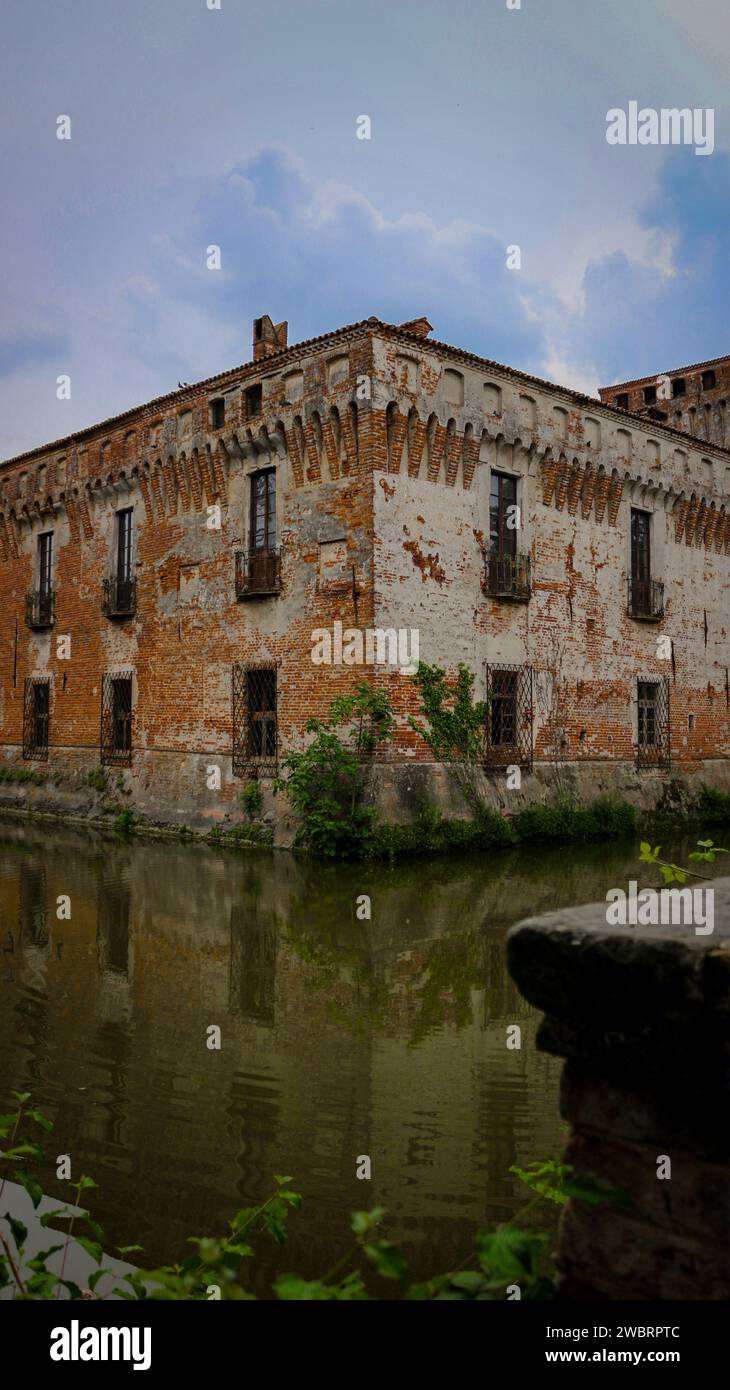 Castello castello castello castello medievale Fotos und Bildmaterial