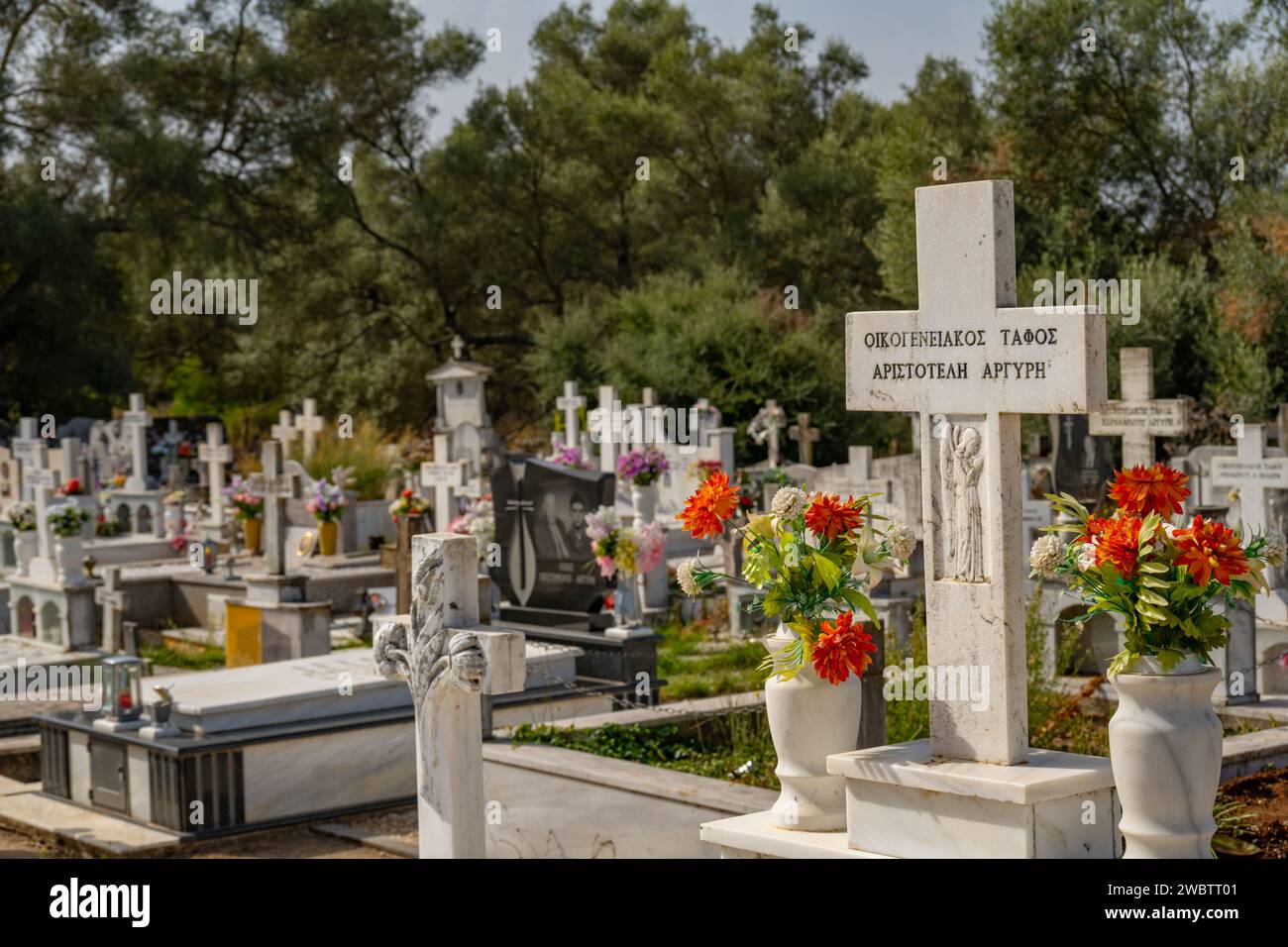 Der wichtigste Κοιμητήριο-Friedhof auf der griechischen Ionischen Insel Meganisi Stockfoto