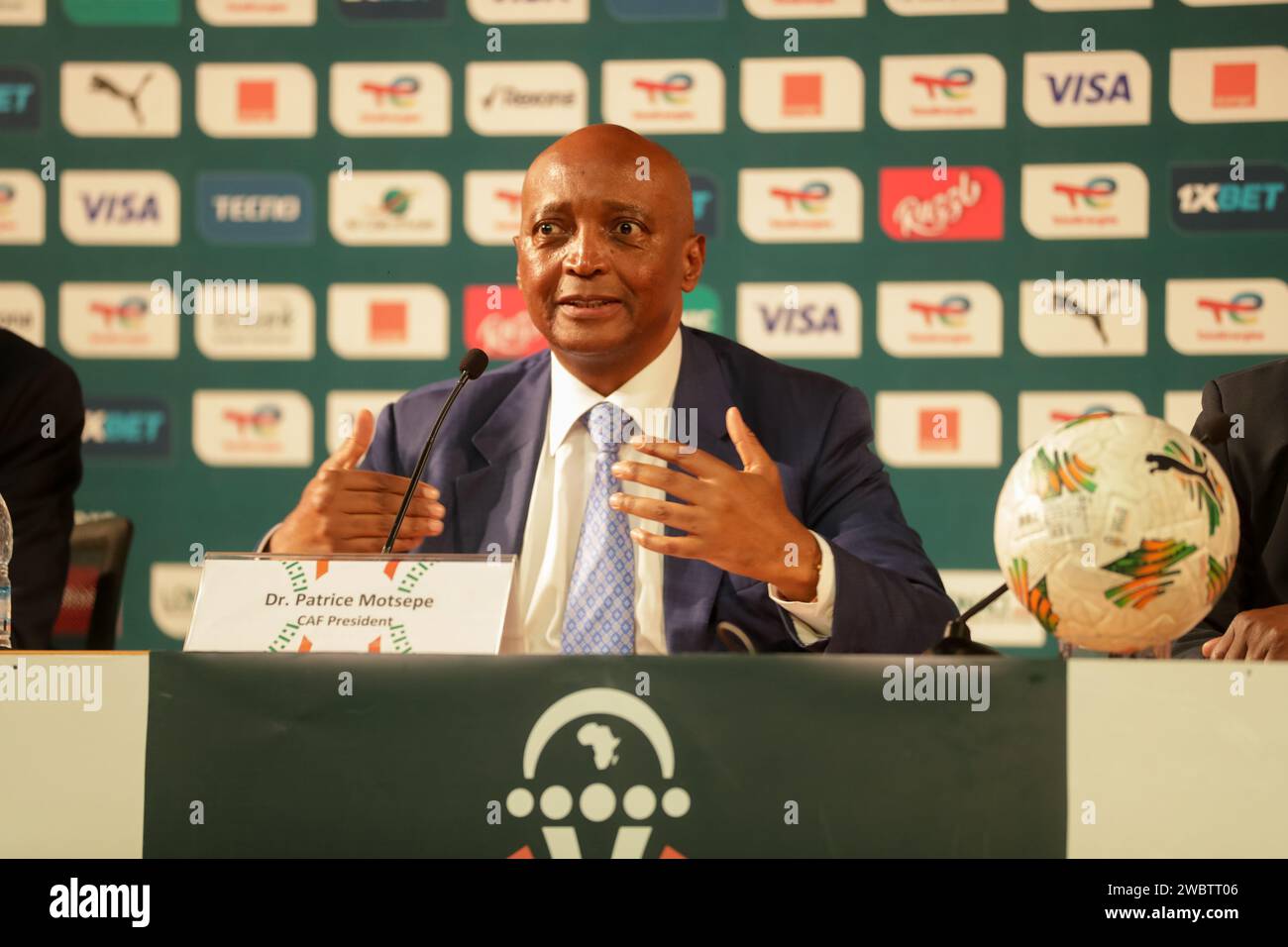Abidjan, Nigeria. Januar 2024. CAF-Präsident, Dr. Patrick Motsepe Pressekonferenz. Afrikanischer Nationenpokal AFCON 2023. Victor Modo Stockfoto