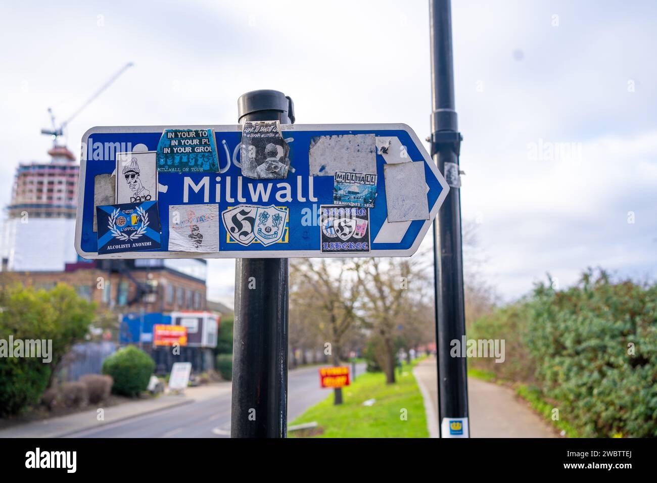 Millwall London South Street Schild Richtung Pfeil Zeigend Stockfoto