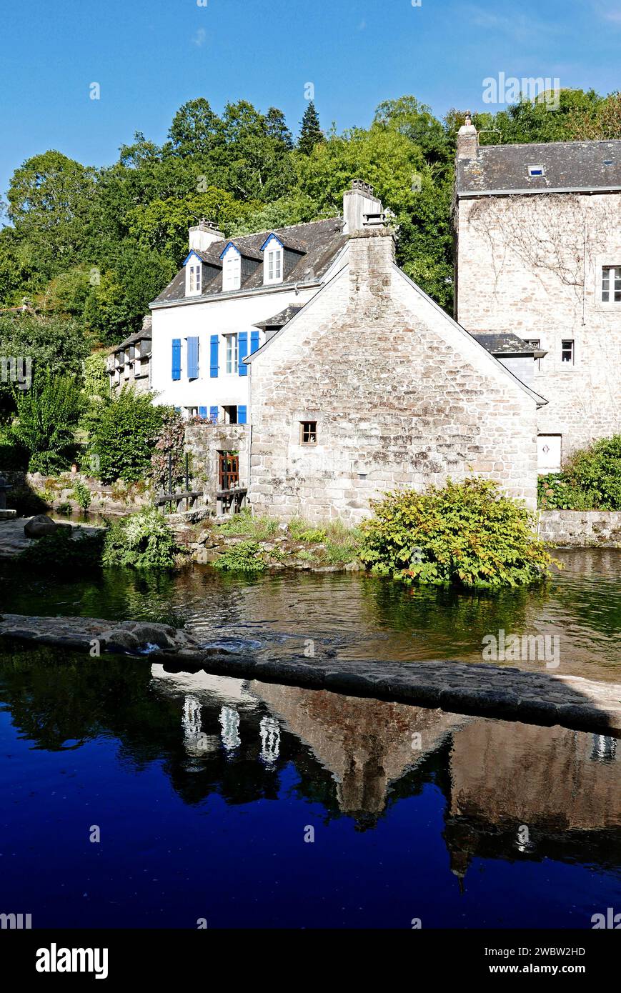 Fluss Aven in Pont-Aven, Finistere, Bretagne, Bretagne, Bretagne, Frankreich, Europa Stockfoto