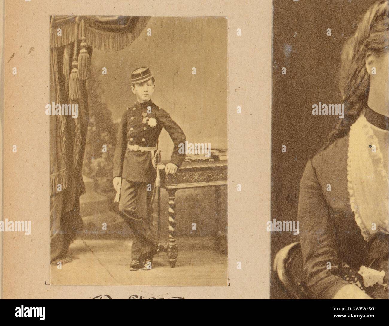 Porträt von Napoleon Eugène Lodewijk Bonaparte in Saint-Cloud während des Deutsch-Französischen Krieges, Anonym, 1870 Foto dieses Foto ist Teil eines Albums. Saint-Cloud Papierkaiser. Historische Personen Saint-Cloud Stockfoto