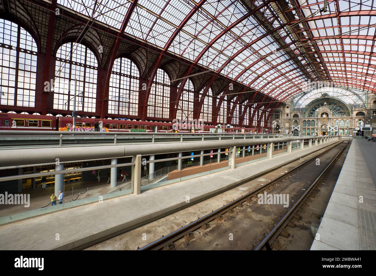 Bahnhof Antwerpen-Centraal, oberes Stockwerk, Koningin Astridplein, Antwerpen, Flandern, Belgien, Europa Stockfoto