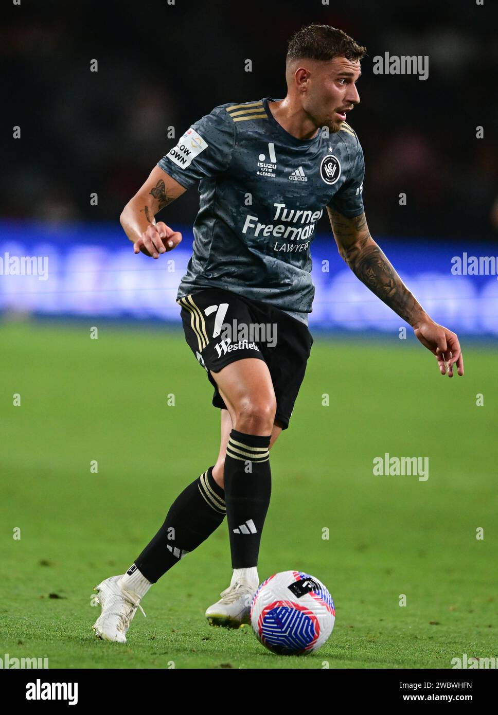 Parramatta, Australien. Januar 2024. Dylan Pierias vom Western Sydney Wanderers FC, der während der A-League Männer Saison 2023/24 in der Unite Round zwischen Melbourne City FC und Western Sydney Wanderers FC im CommBank Stadium im Einsatz war. Endergebnis: Western Sydney Wanderers 1:0 Melbourne City FC. (Foto: Luis Veniegra/SOPA Images/SIPA USA) Credit: SIPA USA/Alamy Live News Stockfoto