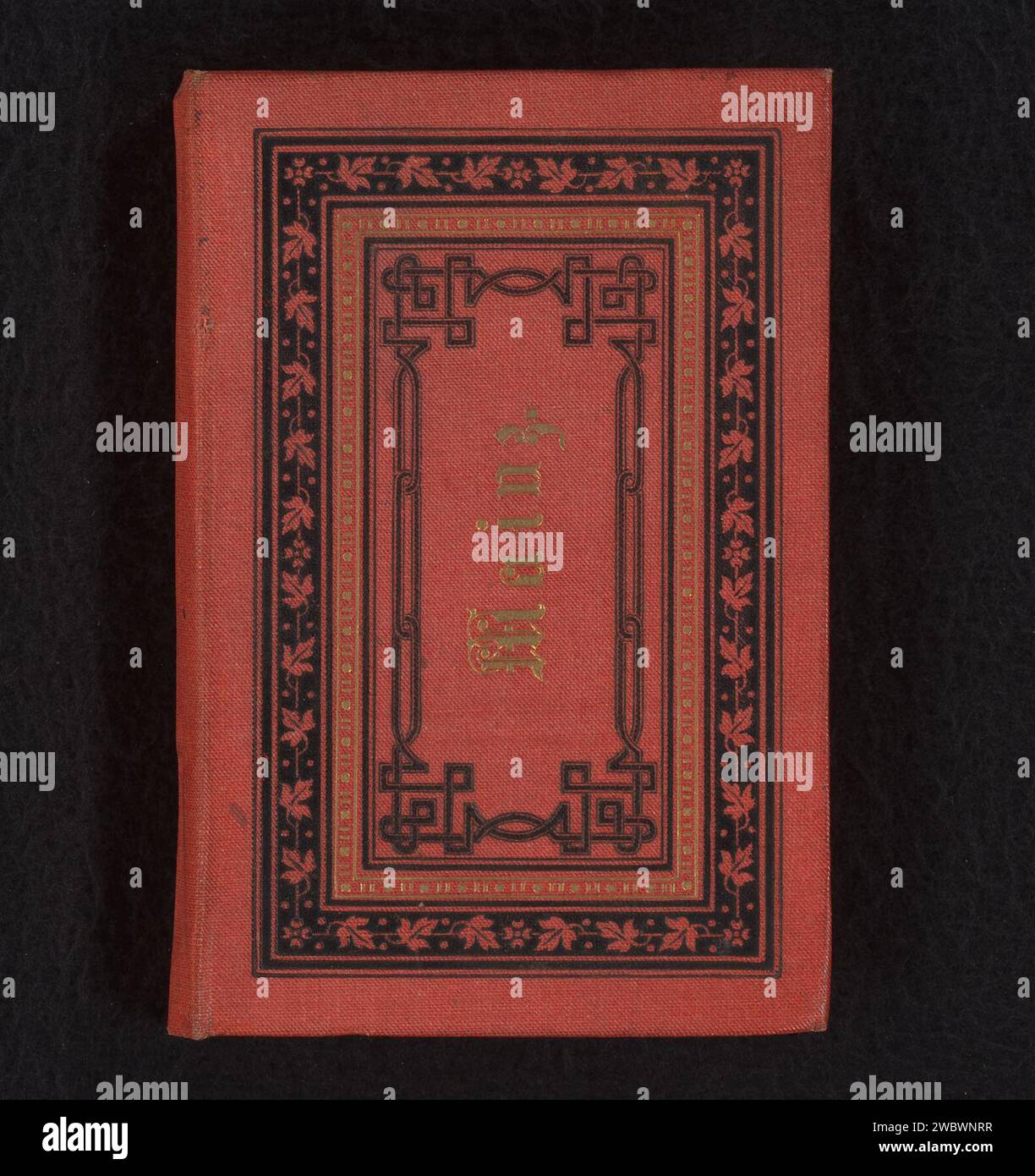 Leporelloalbum mit zwölf Fotos von Mainz, Anonym, Johann Friedrich Stiehm, 1883 Leporelloalbum mit zwölf Gesichtern über Mainz. Unmittelbar abgebildet sind der Mainzer Dom, Statuen von Gutenberg und Schiller sowie das Theater. Mainz Verlag: Berliner Pappe. Leinen (Material). Unterstützung für Fotos. Kirche mit Albumendruck (außen). theater (Gebäude). Aussicht auf die Stadt, Stadtpanorama, Silhouette der Stadt Dom van Mainz. Mainz Stockfoto