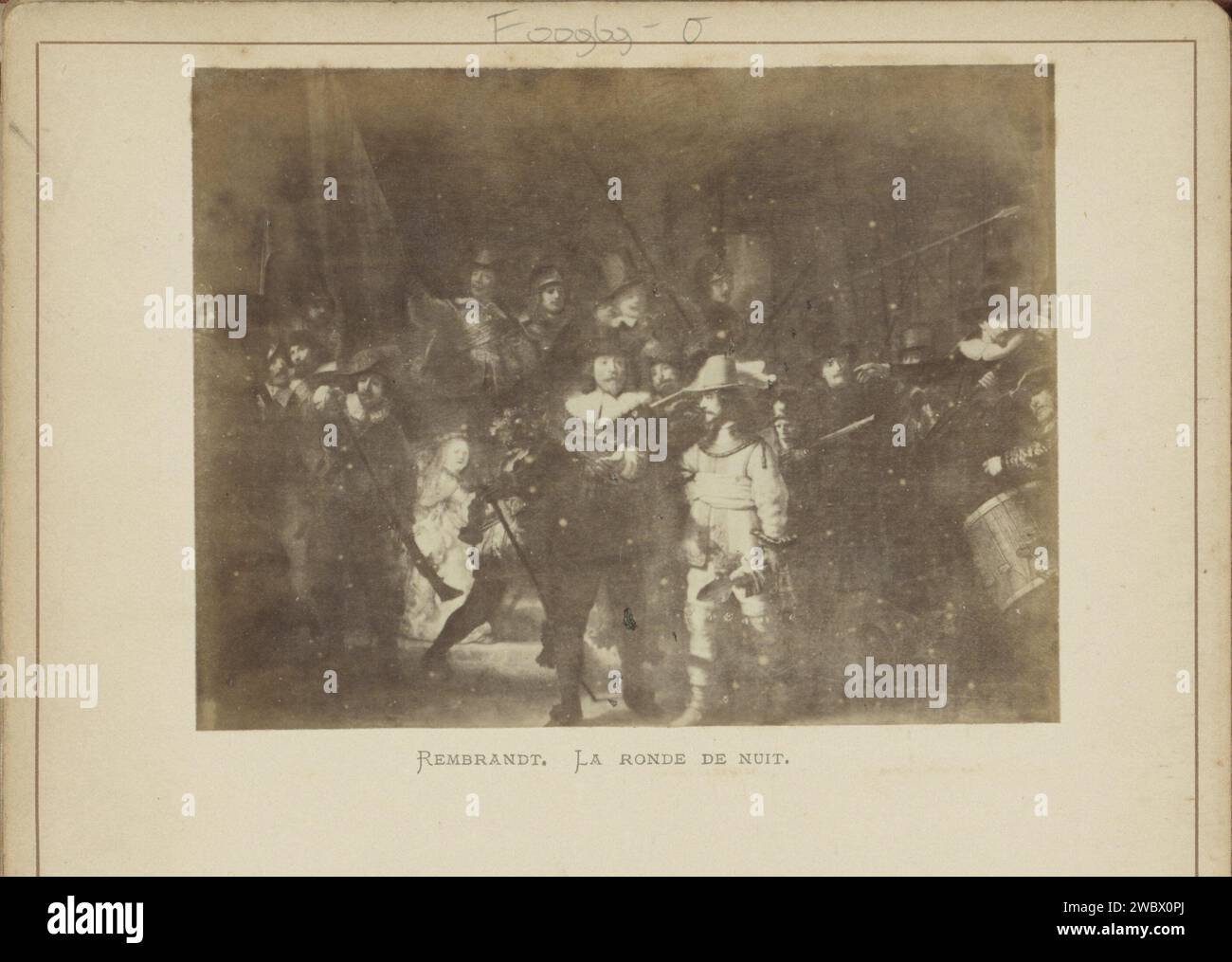 Fotoproduktion der Nachtwache von Rembrandt van Rijn, ca. 1875 - ca. 1910 Fotografie Teil des Leporelloalbums mit 28 Fotos von Amsterdam und Umgebung. Amsterdam Papier. Unterstützung für Fotos. Bild aus Pappalbumen, Malerei. Landstreitkräfte (+ Bürgersoldat, Zivilwache, Bürgermiliz) Amsterdam Stockfoto