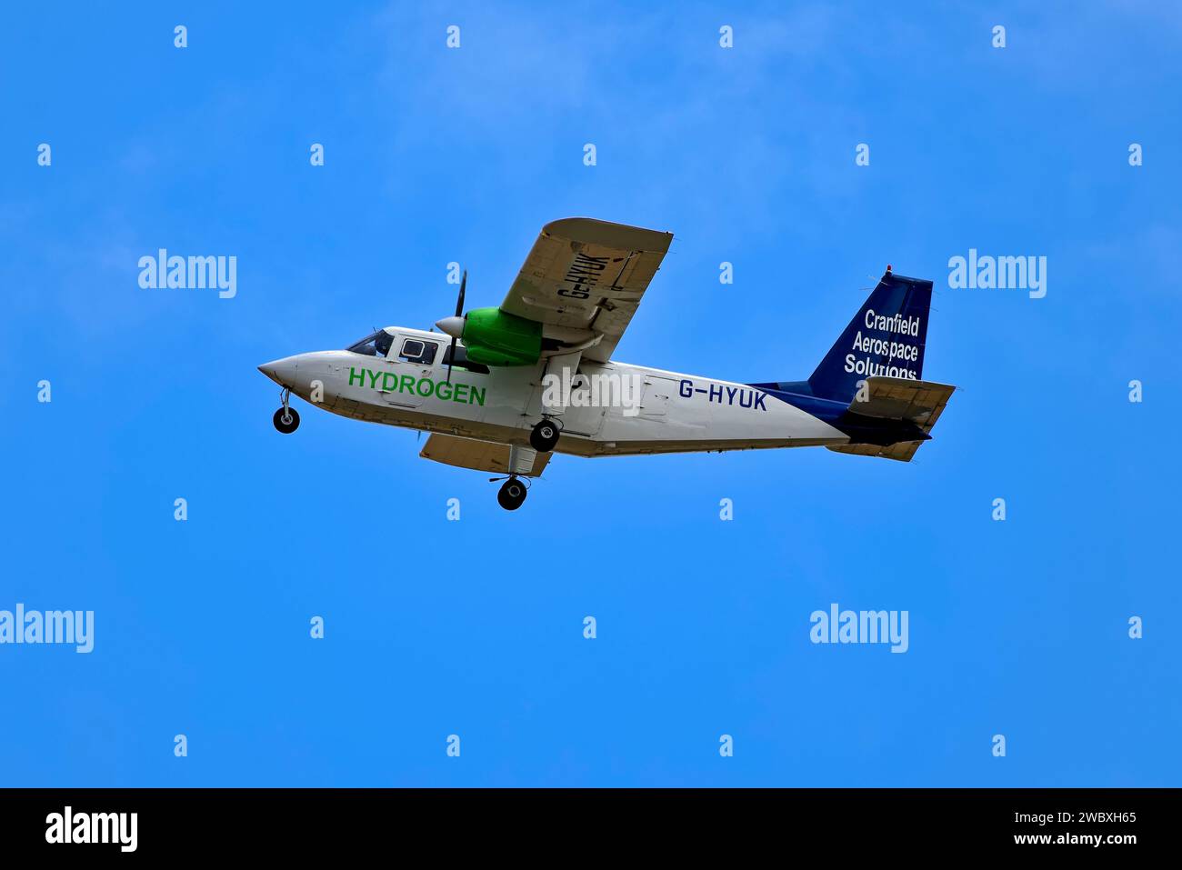 RAF Fairford, Gloucestershire, Vereinigtes Königreich - 17. Juli 2023: Cranfield Aerospace Solutions Britten-Norman BN-2B-26 Islander Hydrogen Propulsion (Projekt Fresson) Stockfoto