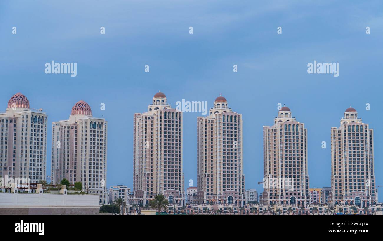 Doha, Katar - Dezember 12,2023 : die Perleninsel in Doha, Katar, ist eine künstliche Insel mit einer Fläche von fast vier Quadratkilometern. Stockfoto