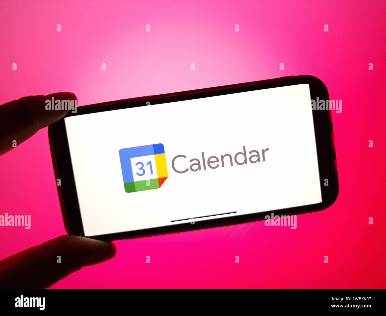 Konskie, Polen – 12. Januar 2024: Das Logo des Google-Kalenders wird auf dem Bildschirm des Mobiltelefons angezeigt Stockfoto