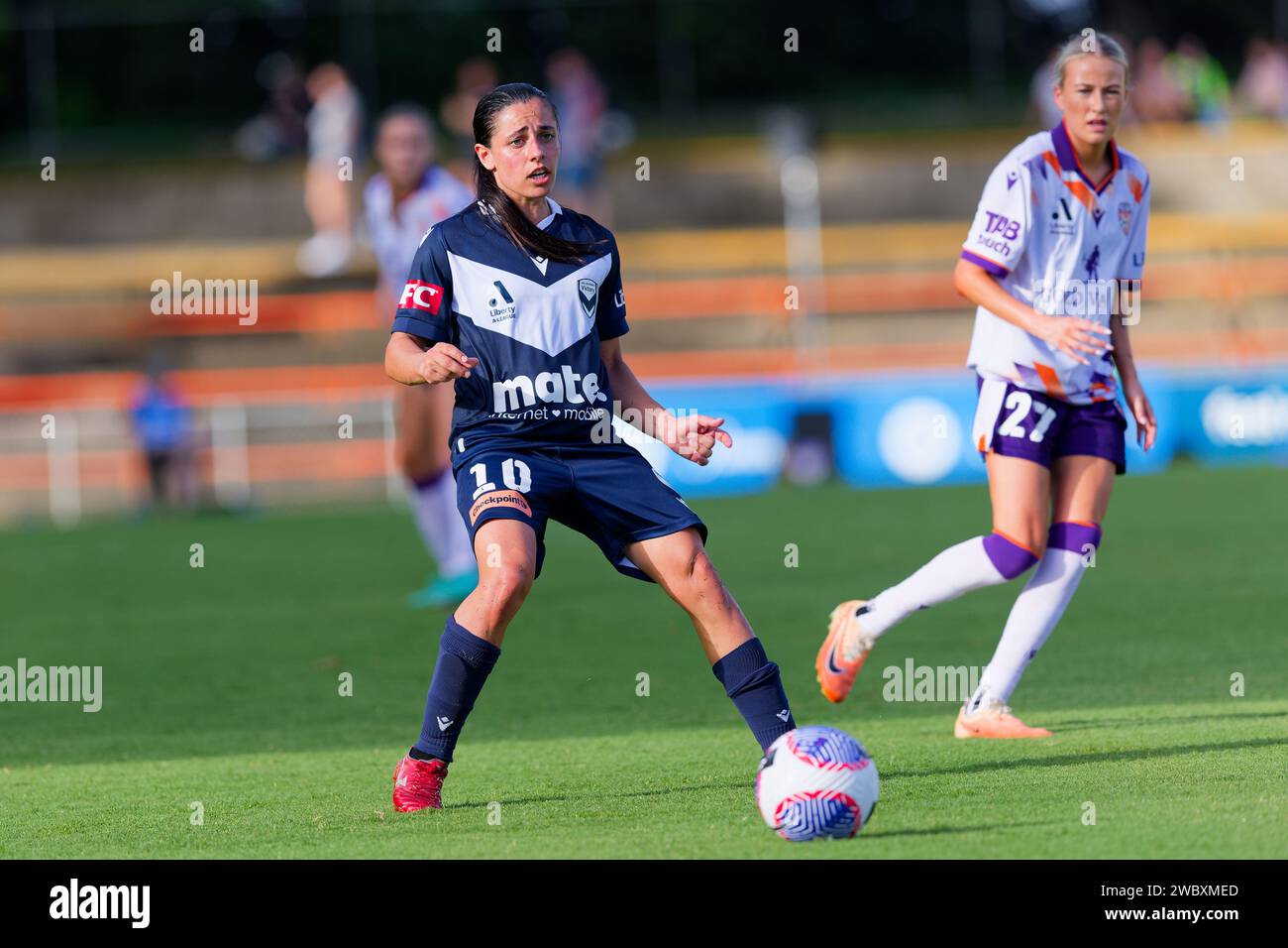 Sydney, Australien. Januar 2024. Alex Chidiac von Melbourne Victory übergibt den Ball während des A-League Women RD12-Spiels zwischen Melbourne Victory und Perth Glory am 12. Januar 2024 in Sydney, Australien Credit: IOIO IMAGES/Alamy Live News Stockfoto