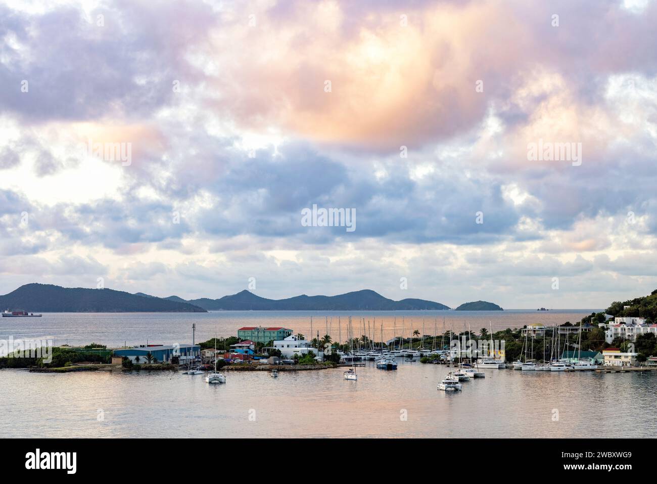 Marina im frühen Morgenlicht - Road Town, Tortola, britische Jungferninseln Stockfoto