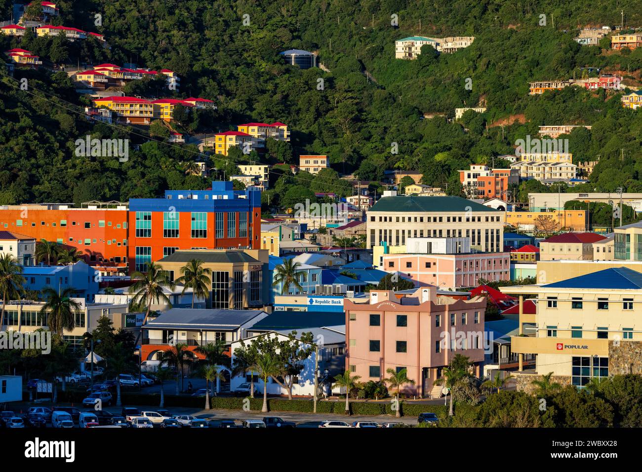 Farbenfrohe Gebäude in Road Town, Tortola, Britischen Jungferninseln Stockfoto