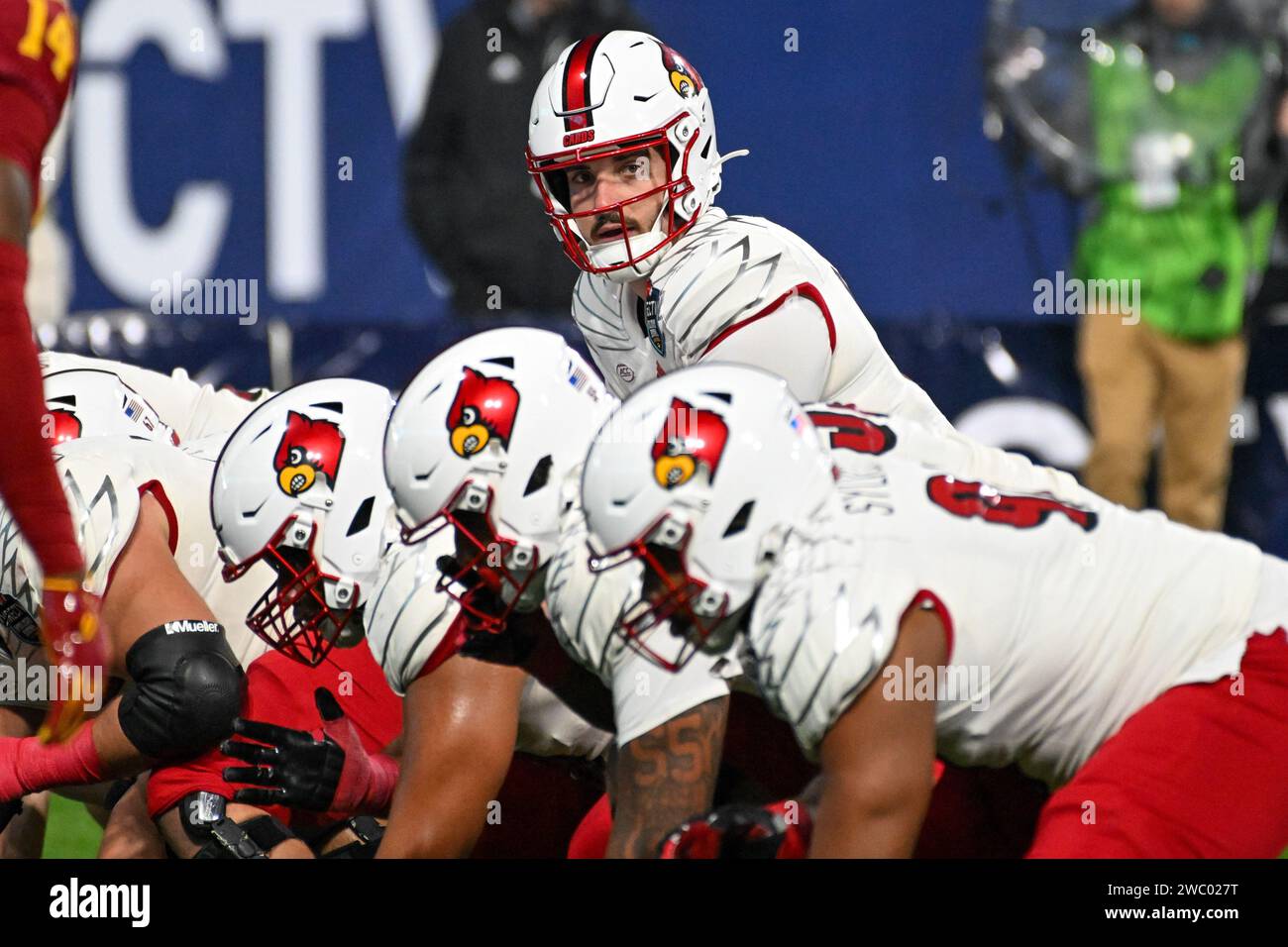 Louisville Cardinals Quarterback Jack Plummer (13) während des DirecTV Holiday Bowl am Mittwoch, 27. Dezember 2023, in San Diego. Die USC Trojans besiegten 42 die Louisville Cardinals. (Dylan Stewart/Bild des Sports) Stockfoto