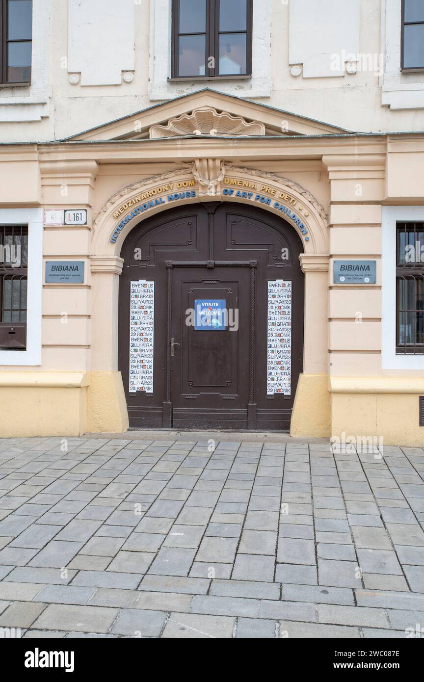 Bratislava, Slowakei, 04. Januar 2024: BIBIANA, Internationales Haus der Kunst für Kinder (Medzinarodny dom umenia pre deti). Bratislava. Slowakei. Stockfoto