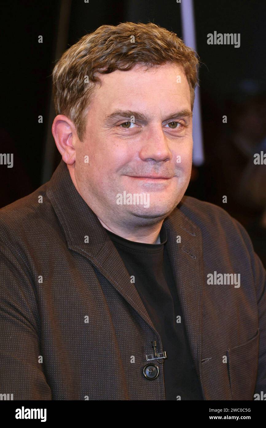 Sebastian Bezzel bei der Aufzeichnung der NDR Talk Show im NDR Fernsehstudio Lokstedt. Hamburg, 12.01.2024 *** Sebastian Bezzel bei der Aufnahme der NDR Talk Show im NDR-Fernsehstudio Lokstedt Hamburg, 12 01 2024 Foto:xgbrcix/xFuturexImagex ndr talk1201 4117 Stockfoto