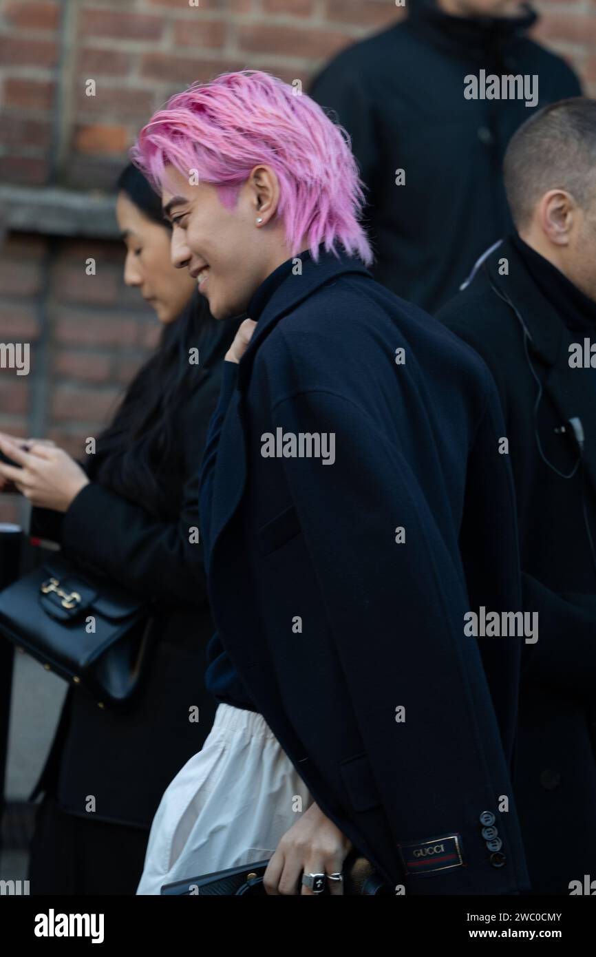 Mailand, Italien. Januar 2024. Yamato Inoue kommt auf der Modenschau „Gucci Ancora“ während der Mailand Fashion Week 2024 an. (Foto: Davide Vidotto/NurPhoto) Credit: NurPhoto SRL/Alamy Live News Stockfoto