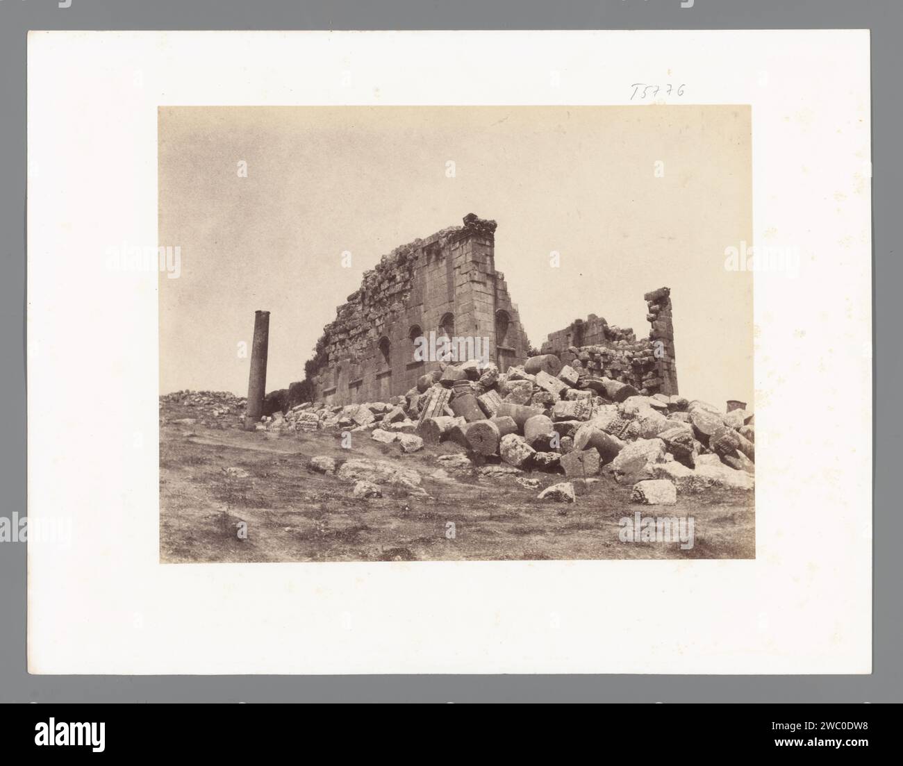 Ansichten von Petra und Jordanien, Louis Vignes, ca. 1864 Fotografie Papier Albumen Druck Ruine eines Gebäudes  Architektur Jordanien. Petra Stockfoto