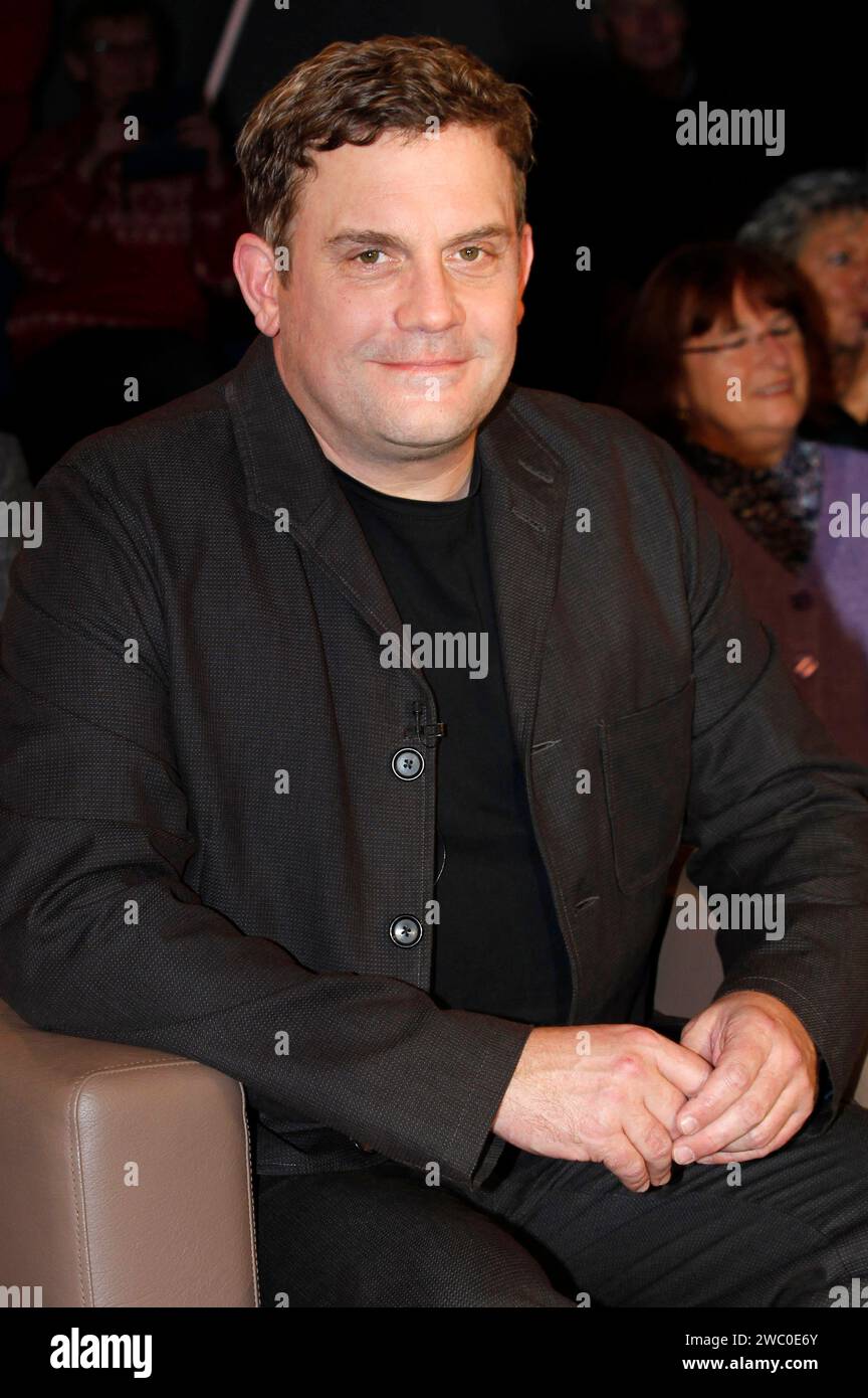 Sebastian Bezzel bei der Aufzeichnung der NDR Talk Show im NDR Fernsehstudio Lokstedt. Hamburg, 12.01.2024 *** Sebastian Bezzel bei der Aufnahme der NDR Talk Show im NDR-Fernsehstudio Lokstedt Hamburg, 12 01 2024 Foto:xH.xHartmannx/xFuturexImagex ndr talk1201 4168 Stockfoto