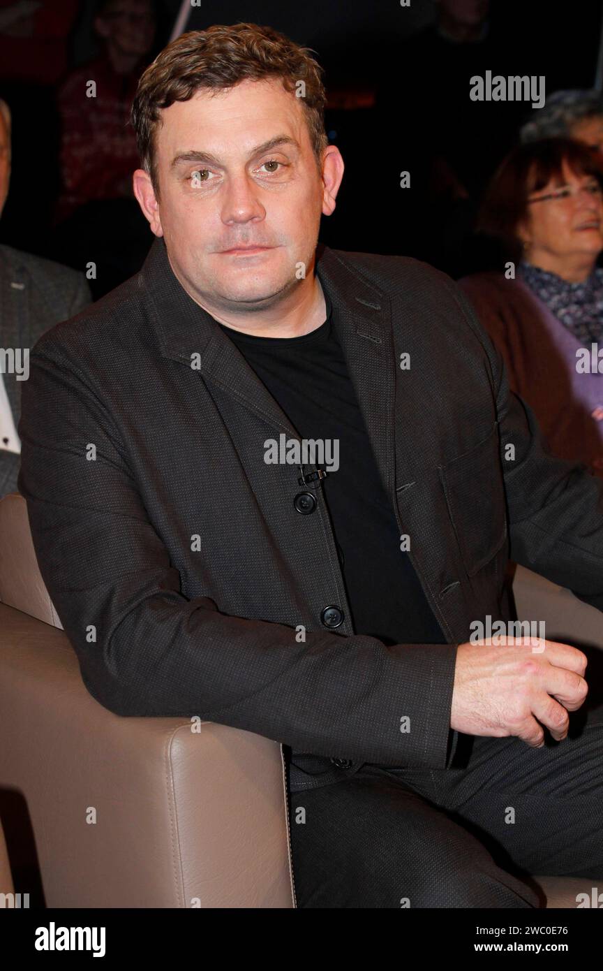 Sebastian Bezzel bei der Aufzeichnung der NDR Talk Show im NDR Fernsehstudio Lokstedt. Hamburg, 12.01.2024 *** Sebastian Bezzel bei der Aufnahme der NDR Talk Show im NDR-Fernsehstudio Lokstedt Hamburg, 12 01 2024 Foto:xH.xHartmannx/xFuturexImagex ndr talk1201 4167 Stockfoto