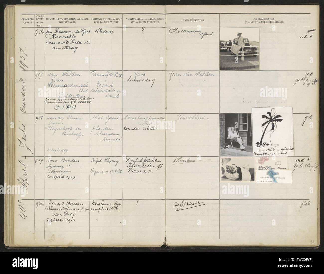 Seite 93 aus dem Zuchtbuch der Schüler der Kolonialschule für Mädchen und Frauen in den Haag Teil II (1930-1949), 1937 Foto zwei Seiten mit Daten der Teilnehmer des 48. Quartalskurses von April bis Juli 1937, Zuchtbuchnummern 956 bis 960. Teil der Schüler der Kolonialschule für Mädchen und Frauen in den Haag Teil II (1930-1949). Das Haager Papier. Fotografische Unterstützung Druck/Schreiben (Prozesse) Weiterbildung. Weiterbildung (+ Schüler) in den Haag Stockfoto